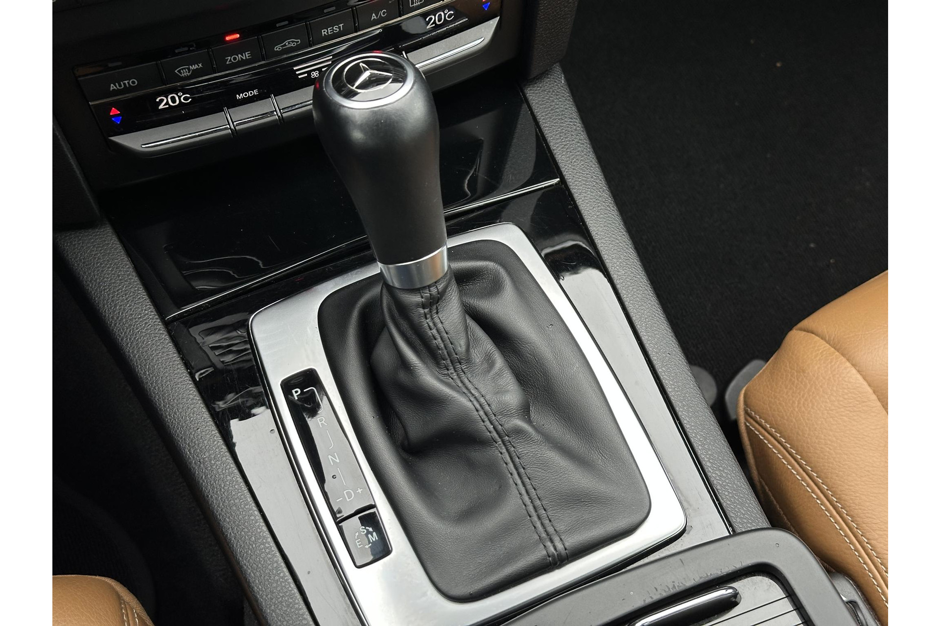 Mercedes-Benz E-Klasse Cabrio 350 CGI Avantgarde 2012 OBSIDIAN BLACK (197U) 31
