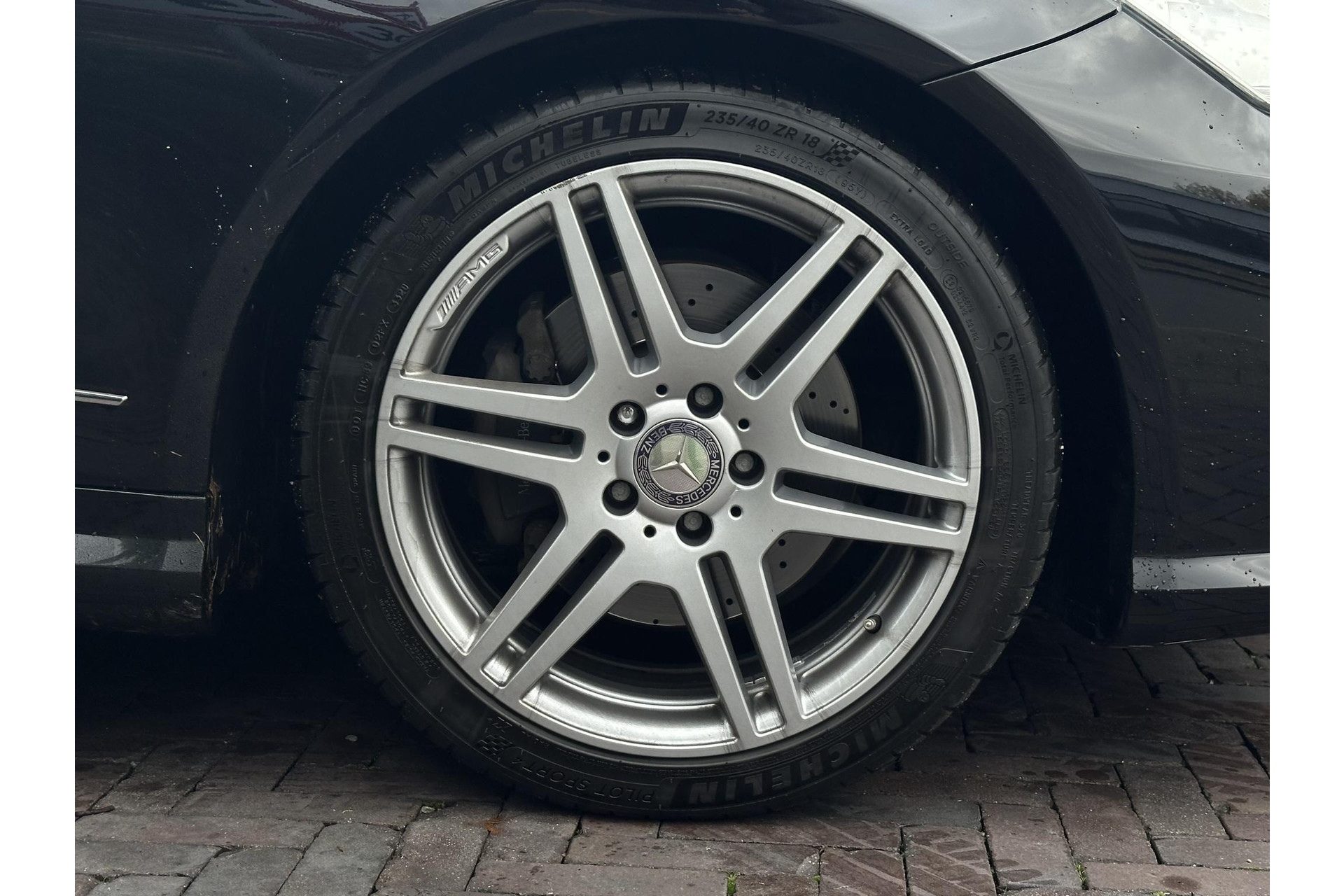 Mercedes-Benz E-Klasse Cabrio 350 CGI Avantgarde 2012 OBSIDIAN BLACK (197U) 4