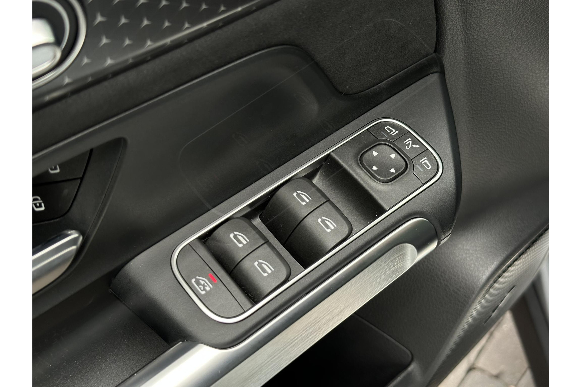 Mercedes-Benz EQB 250+ AMG Line 7p. 71 kWh 2025  18