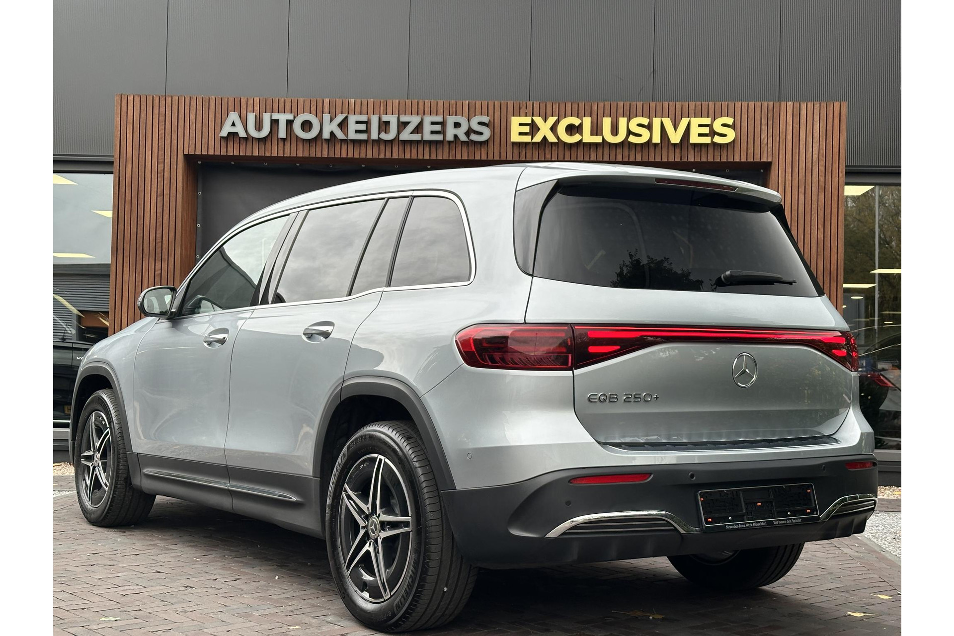 Mercedes-Benz EQB 250+ AMG Line 7p. 71 kWh 2025  3