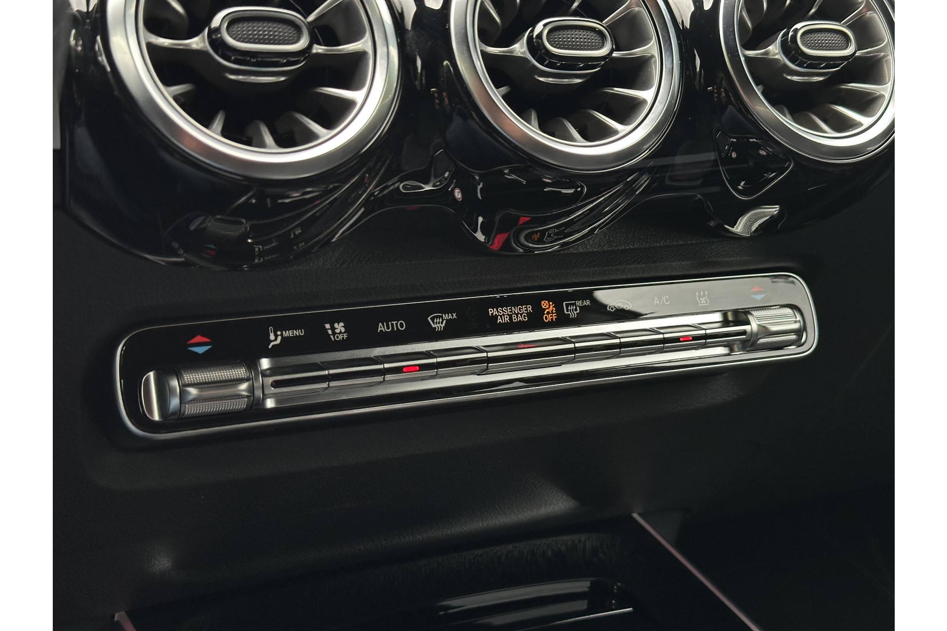 Mercedes-Benz EQB 250+ AMG Line 7p. 71 kWh 2025  32