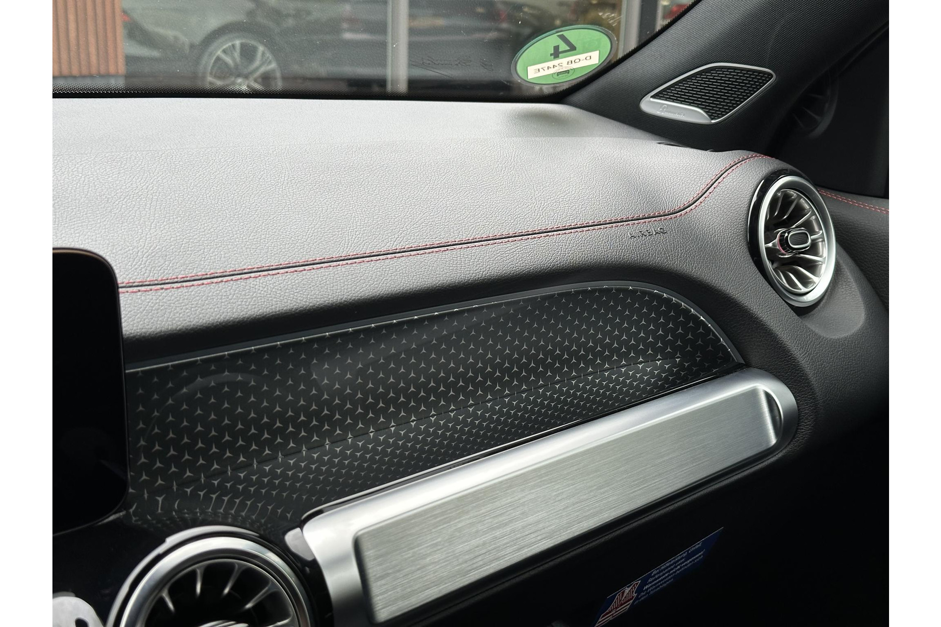 Mercedes-Benz EQB 250+ AMG Line 7p. 71 kWh 2025  35