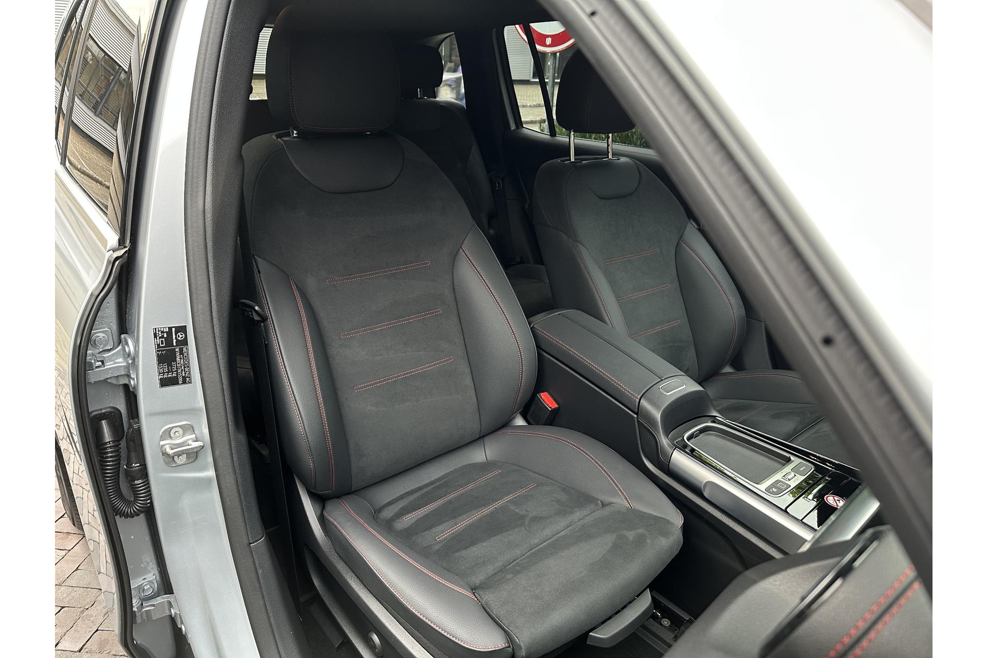 Mercedes-Benz EQB 250+ AMG Line 7p. 71 kWh 2025  4