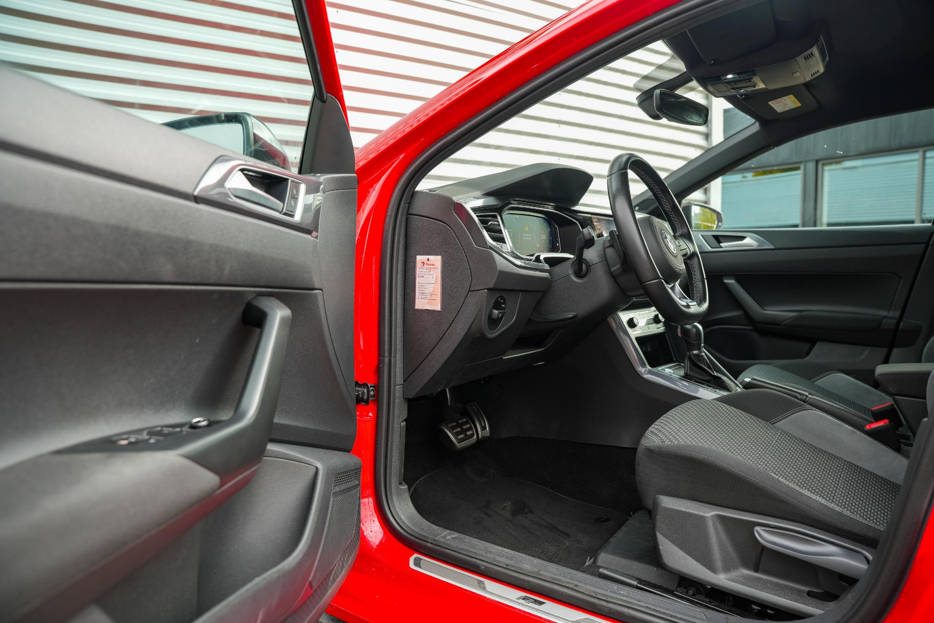 Volkswagen Polo 1.0 TSI Highline Business R 2020 Flash red / zwart dak 13