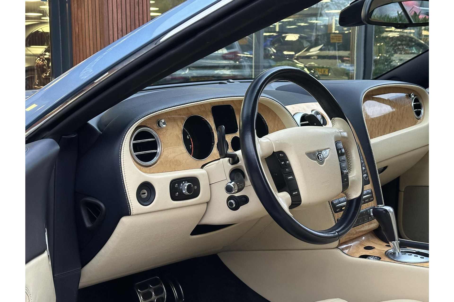 Bentley Continental GTC 6.0 W12 2006  13
