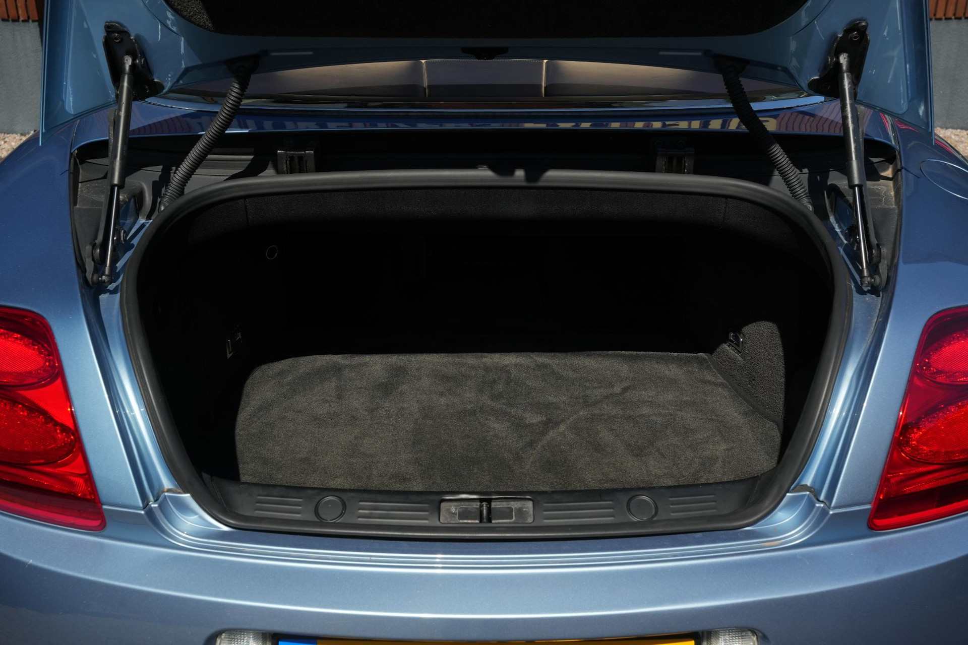 Bentley Continental GTC 6.0 W12 2006  33