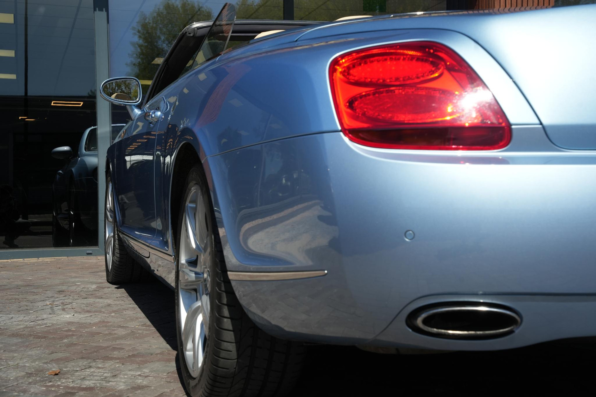 Bentley Continental GTC 6.0 W12 2006  39