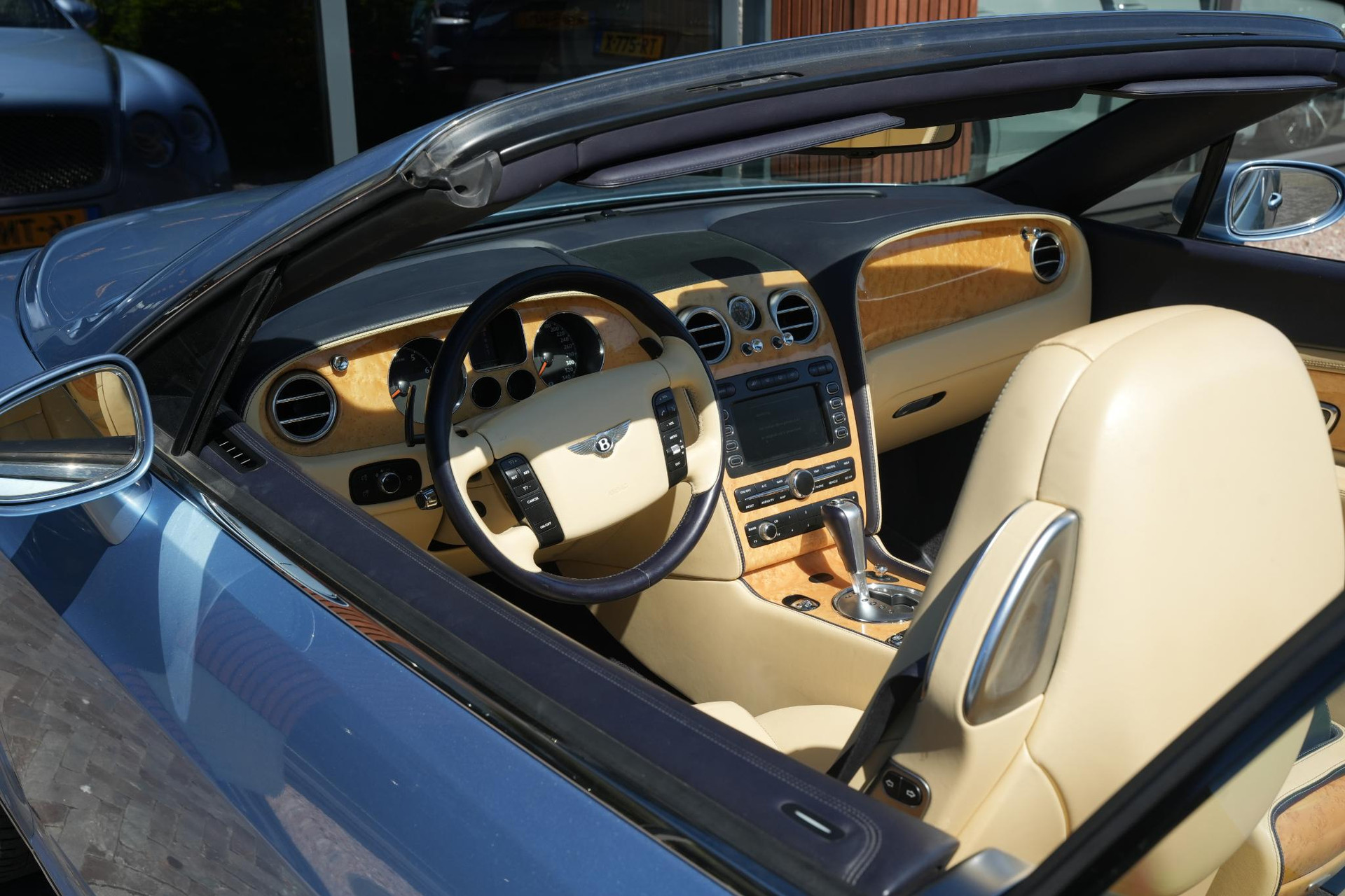 Bentley Continental GTC 6.0 W12 2006  40
