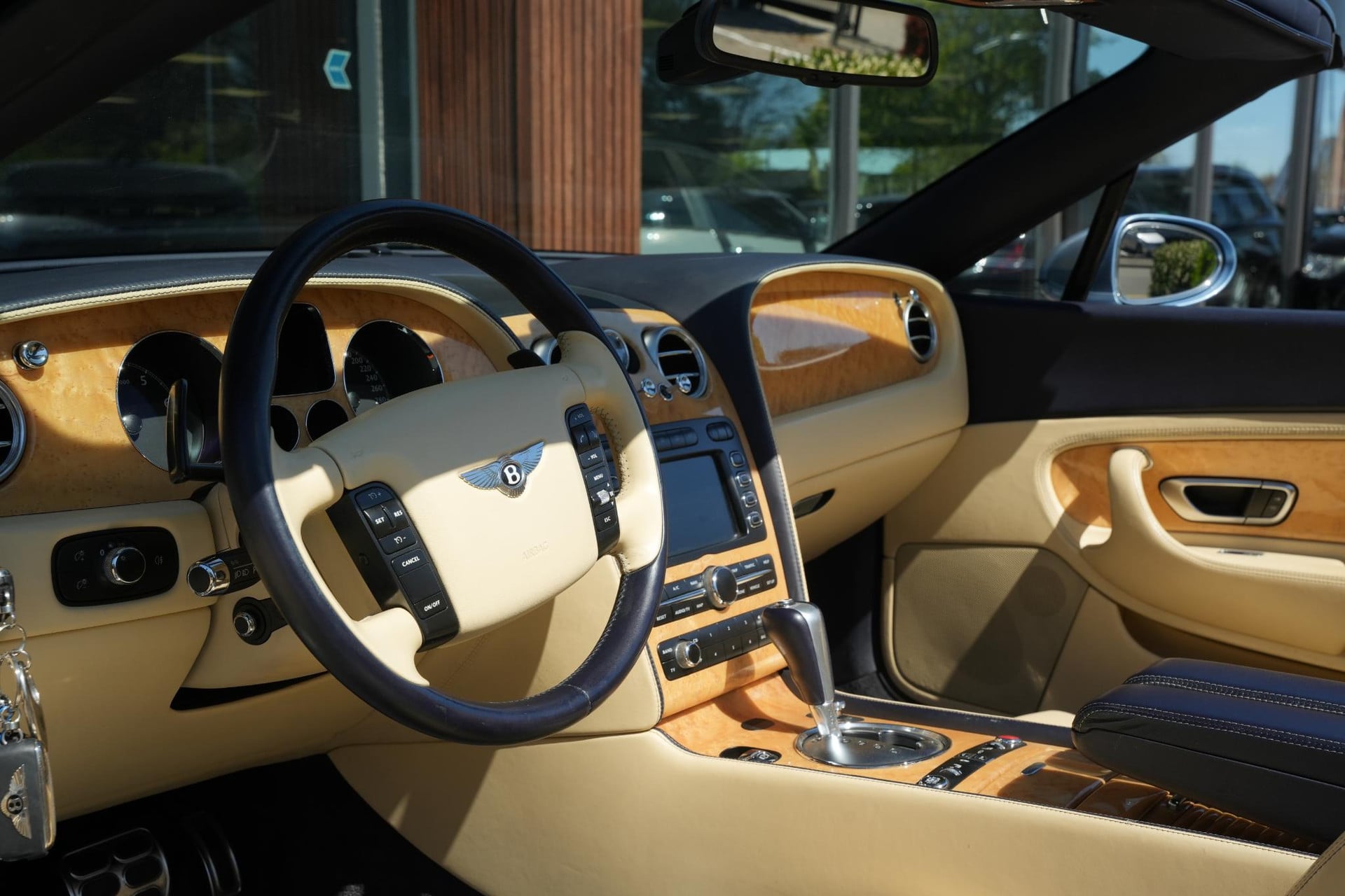 Bentley Continental GTC 6.0 W12 2006  41