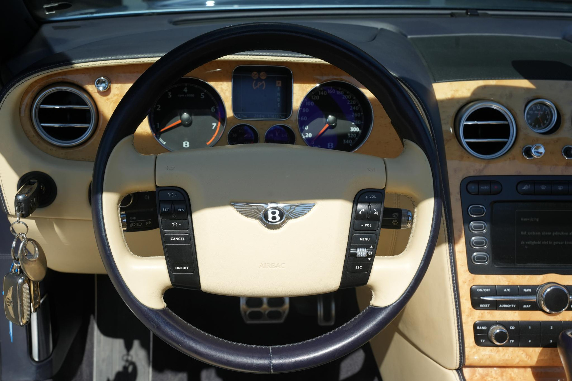 Bentley Continental GTC 6.0 W12 2006  42