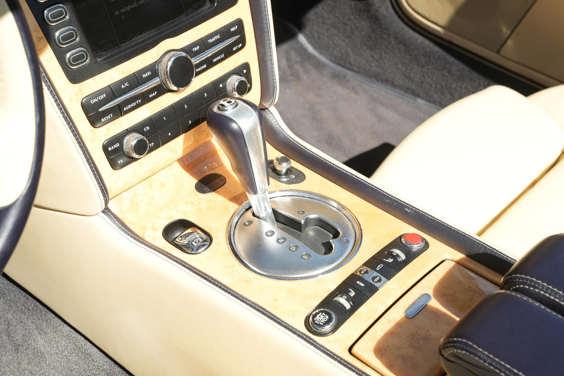 Bentley Continental GTC 6.0 W12 2006  51