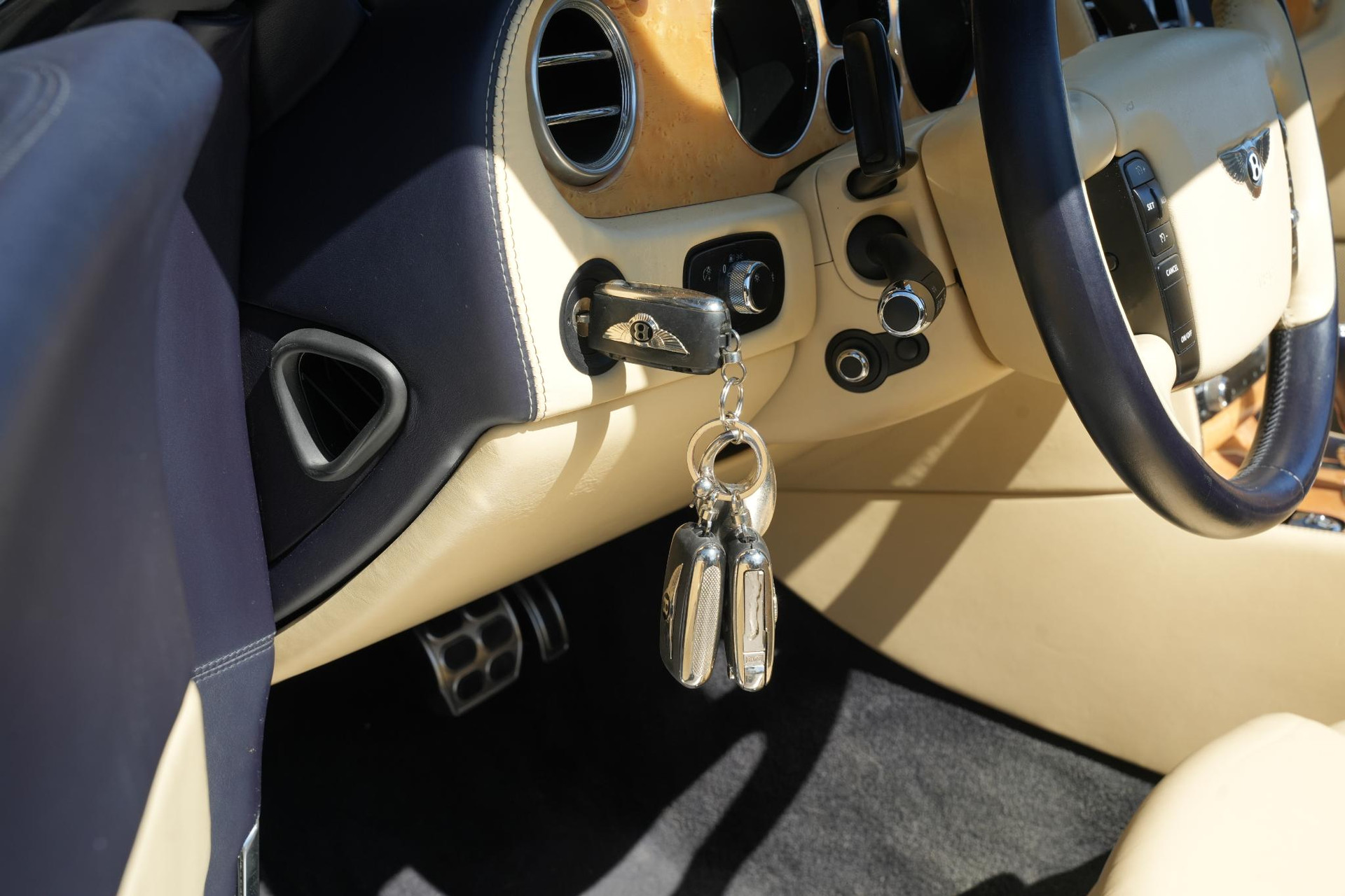 Bentley Continental GTC 6.0 W12 2006  65
