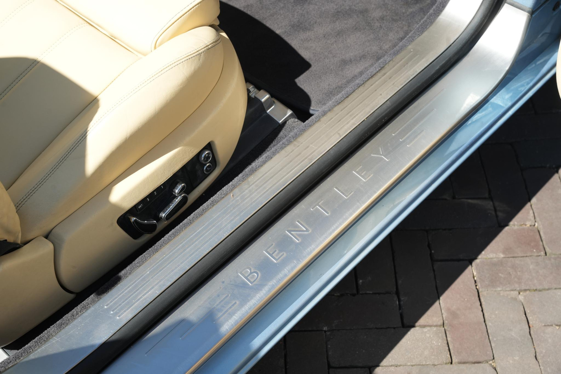 Bentley Continental GTC 6.0 W12 2006  69