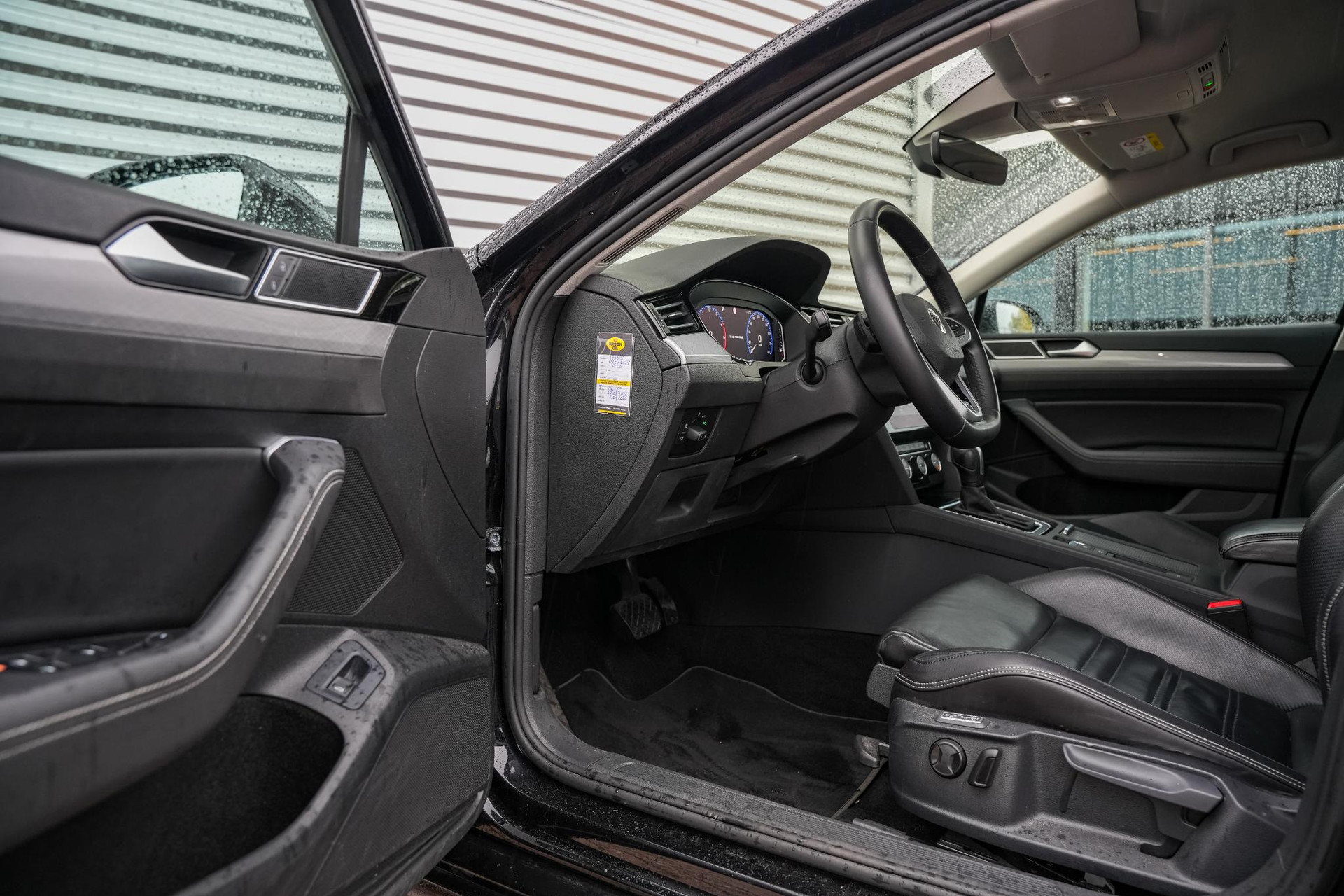 Volkswagen Passat 1.5 TSI Elegance Business R 2019 Deep black pearl 6