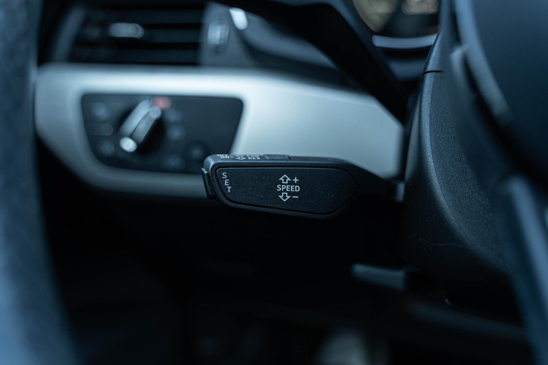 Audi A4 Avant 35 TFSI Business Edition 2020 Manhattangrijs metallic 16