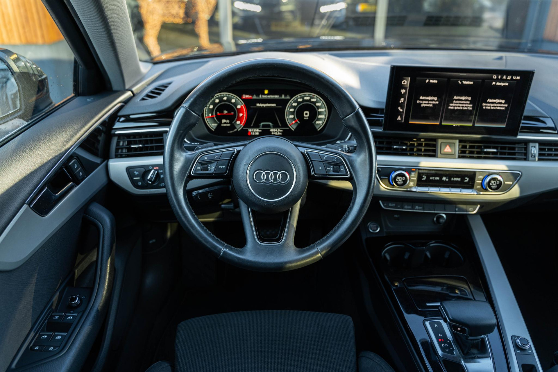Audi A4 Avant 35 TFSI Business Edition 2020 Manhattangrijs metallic 30