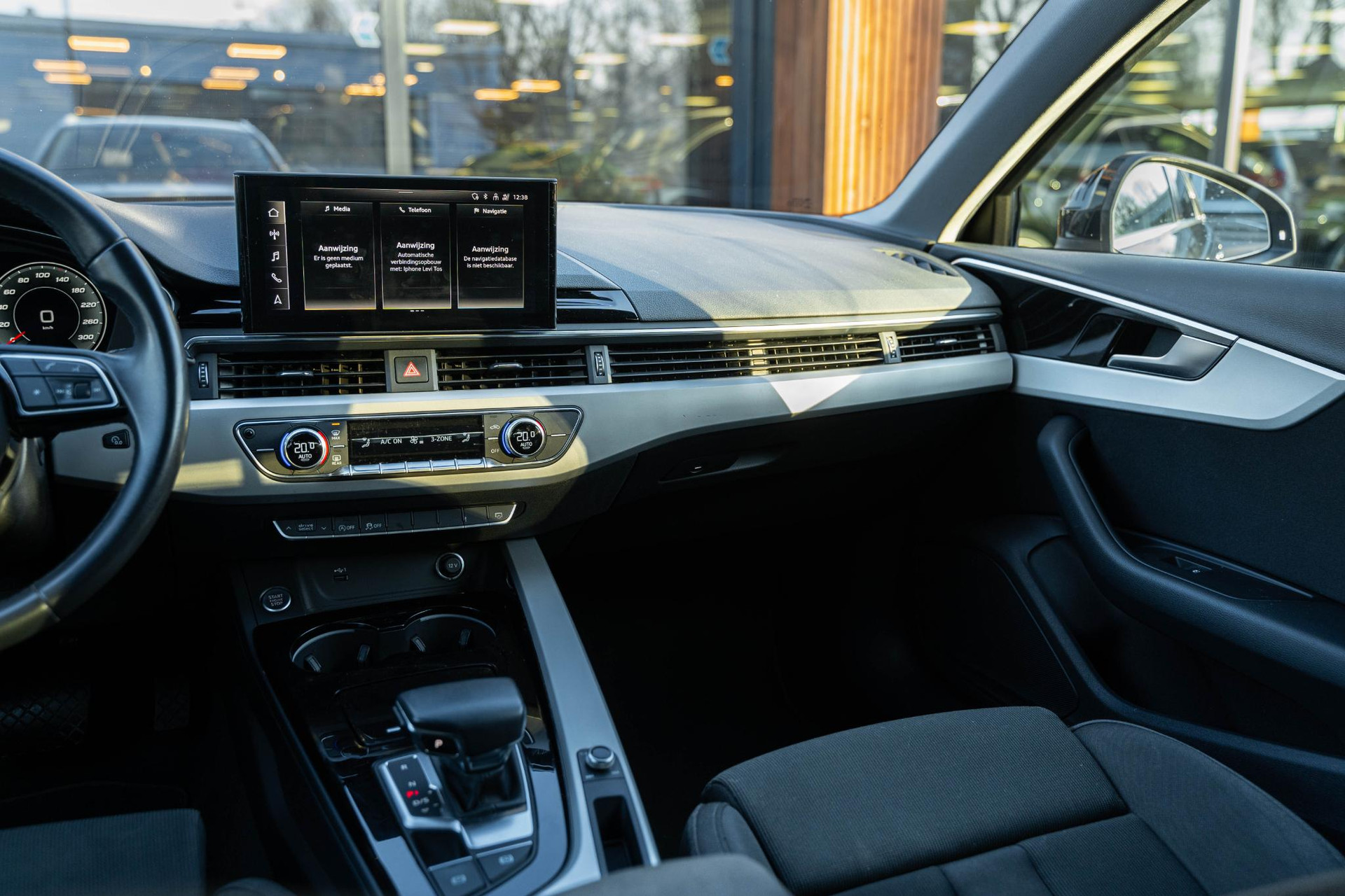 Audi A4 Avant 35 TFSI Business Edition 2020 Manhattangrijs metallic 31