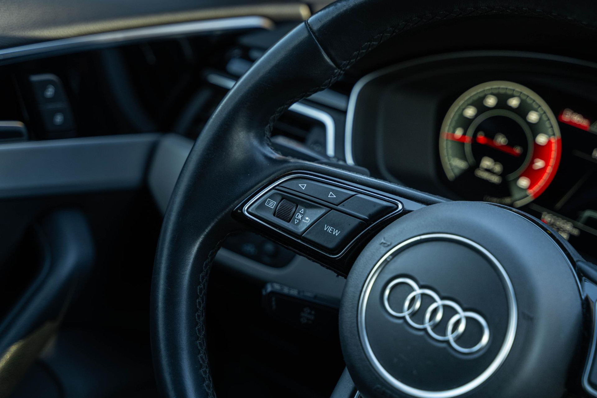 Audi A4 Avant 35 TFSI Business Edition 2020 Manhattangrijs metallic 33