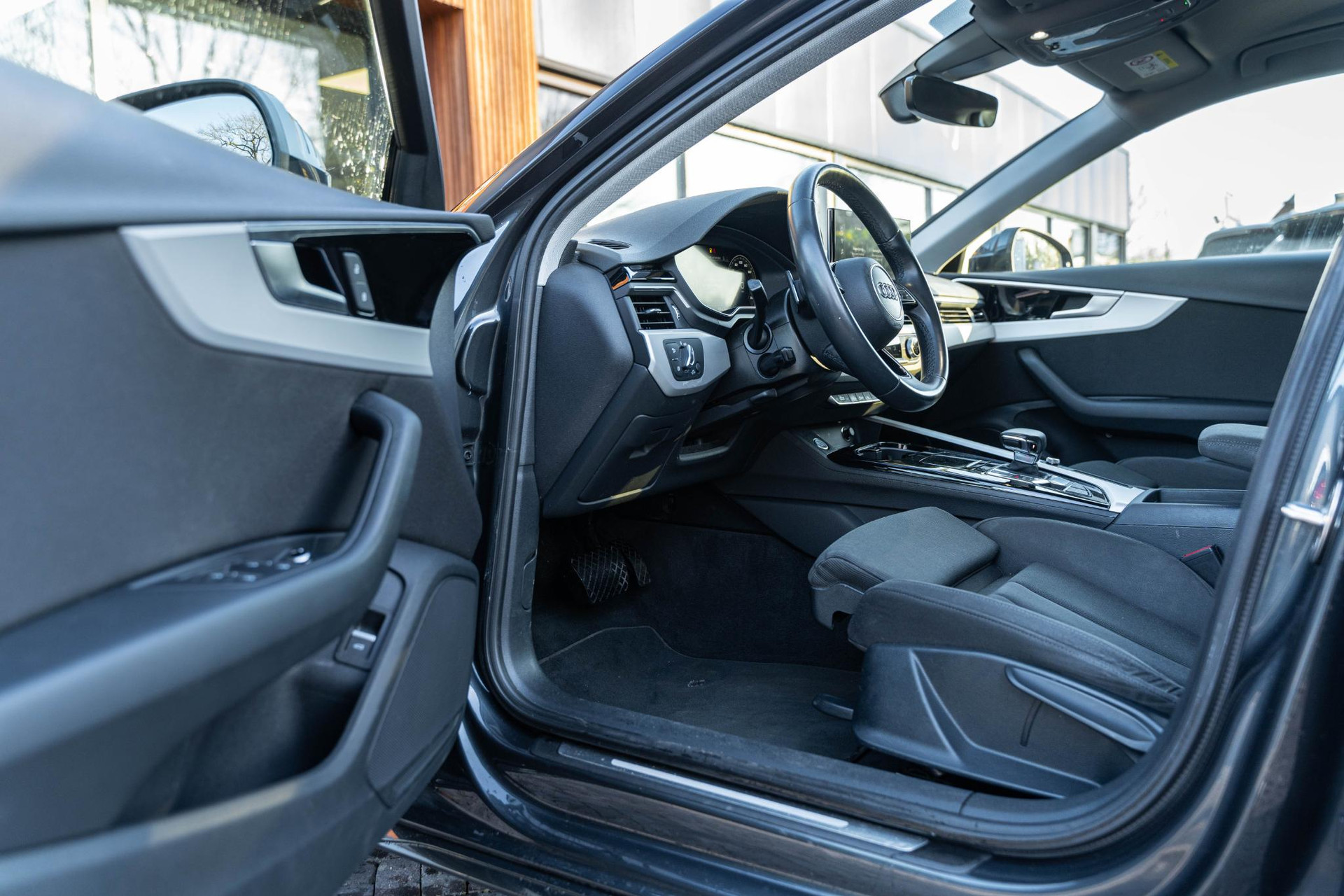 Audi A4 Avant 35 TFSI Business Edition 2020 Manhattangrijs metallic 40