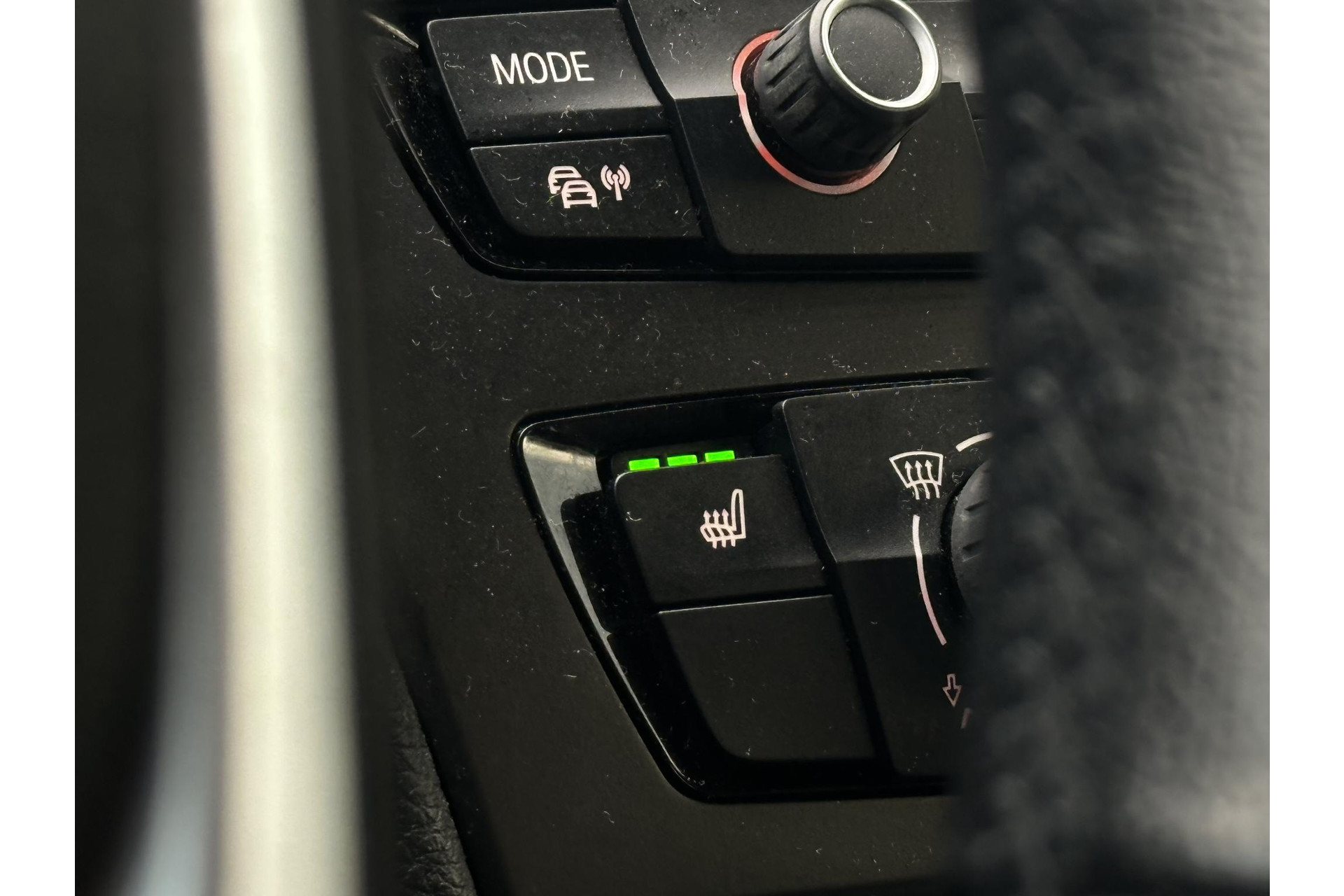 BMW 1-serie 114i Business+ 2013 Saphirschwarz metallic 17