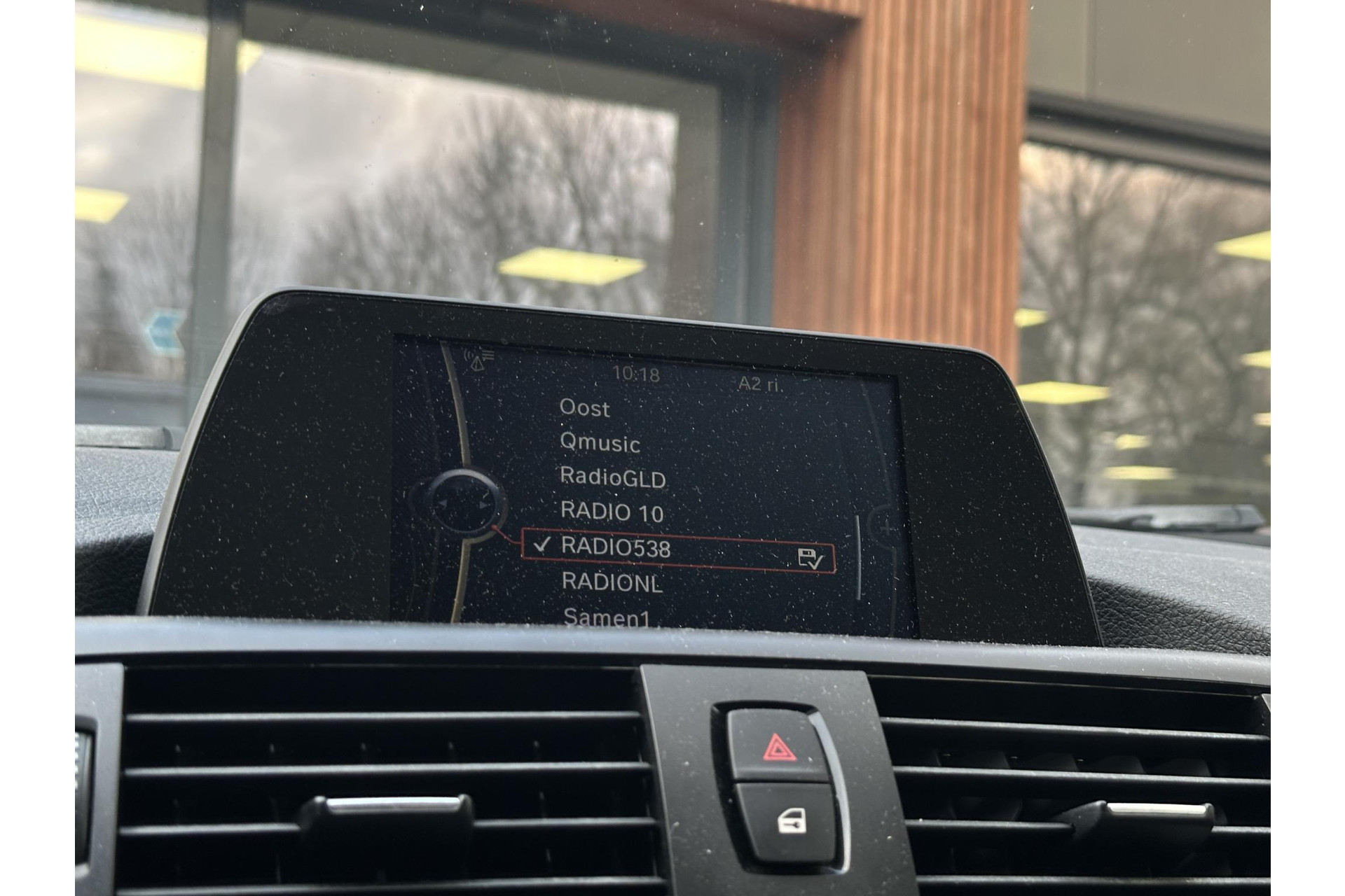 BMW 1-serie 114i Business+ 2013 Saphirschwarz metallic 19