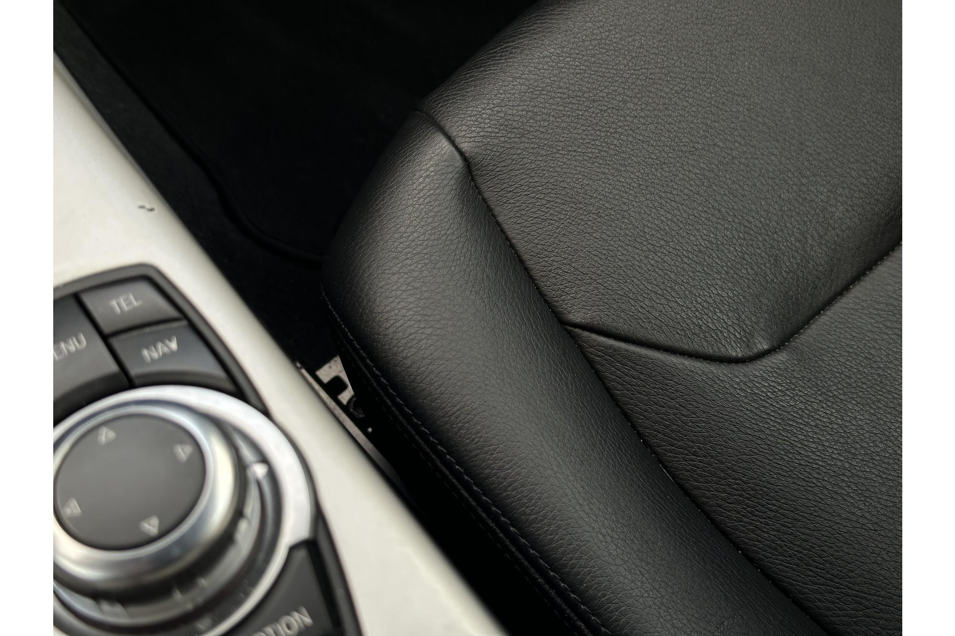 BMW 1-serie 114i Business+ 2013 Saphirschwarz metallic 26