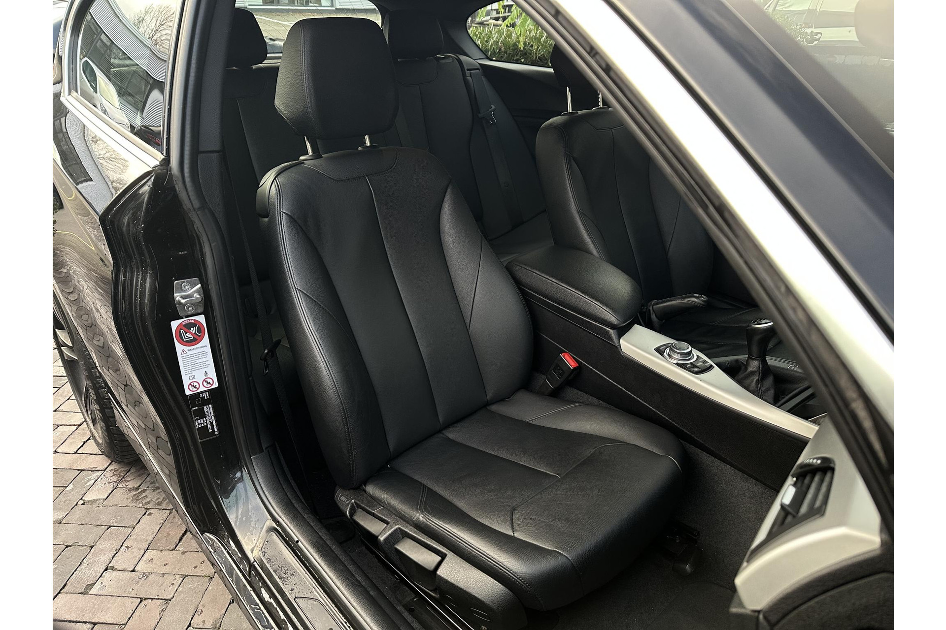 BMW 1-serie 114i Business+ 2013 Saphirschwarz metallic 8