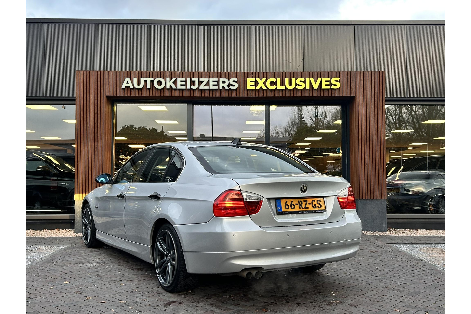 BMW 3-serie 325i Dynamic Executive 2005 Titansilber metallic  20