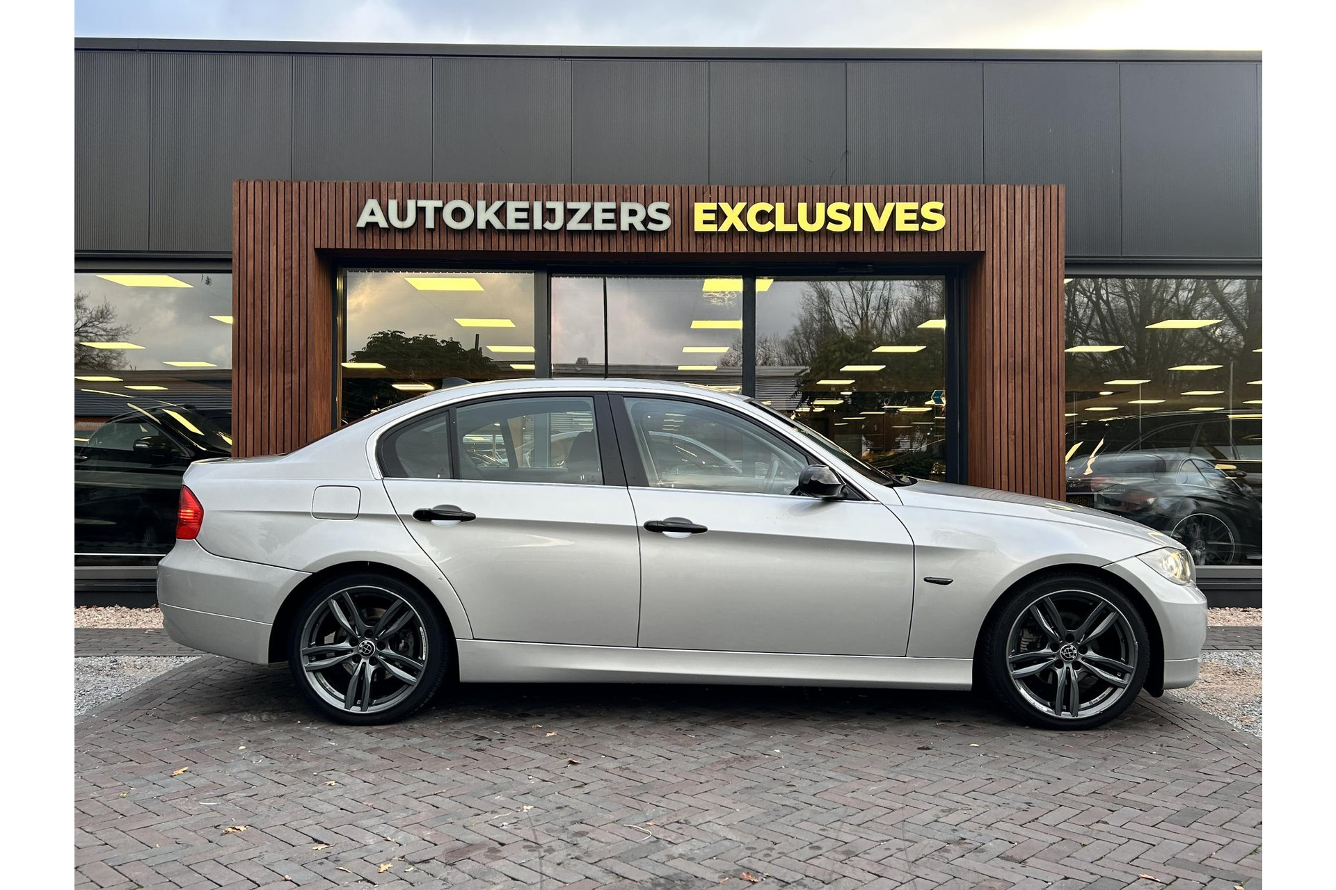 BMW 3-serie 325i Dynamic Executive 2005 Titansilber metallic  23