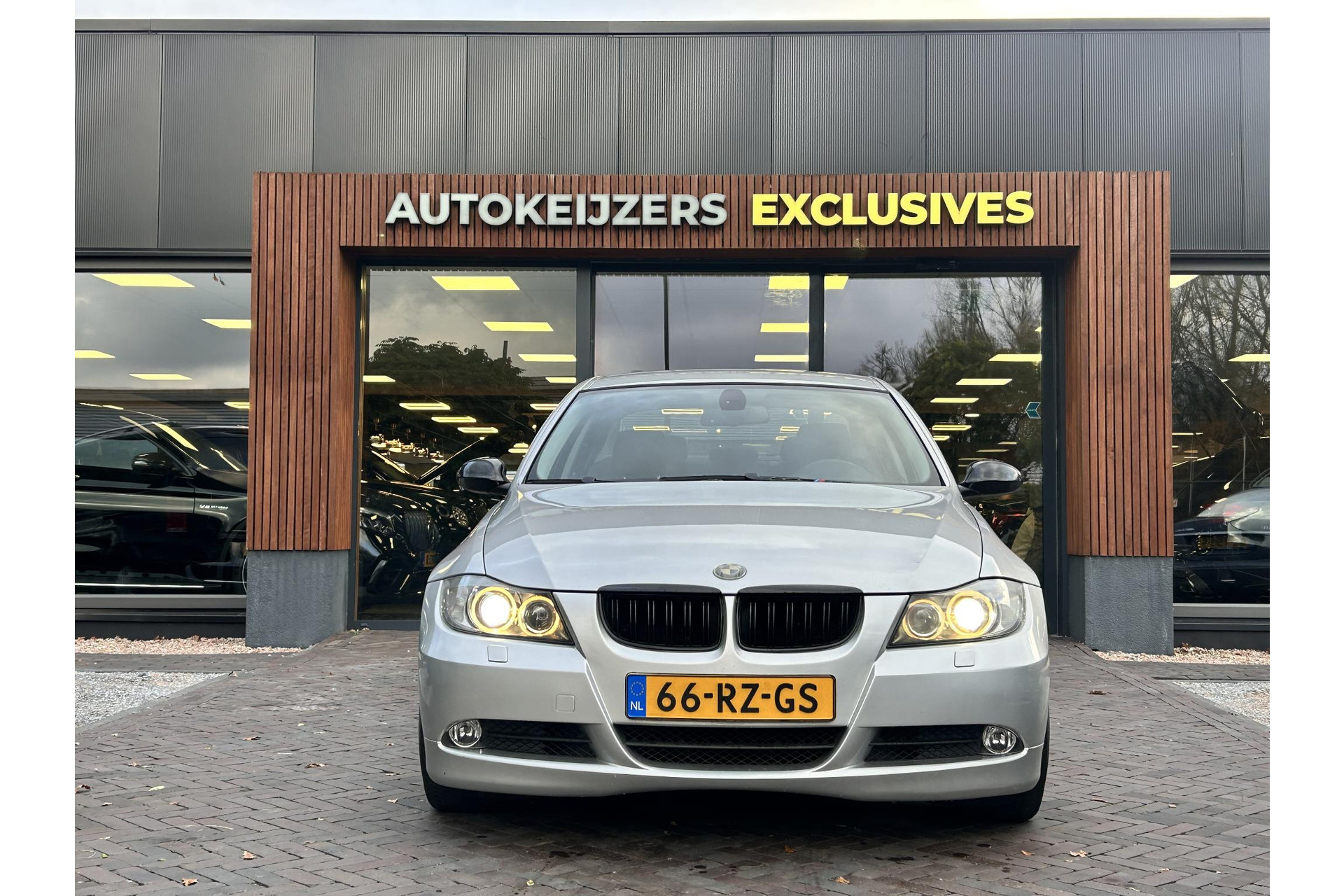 BMW 3-serie 325i Dynamic Executive 2005 Titansilber metallic  3