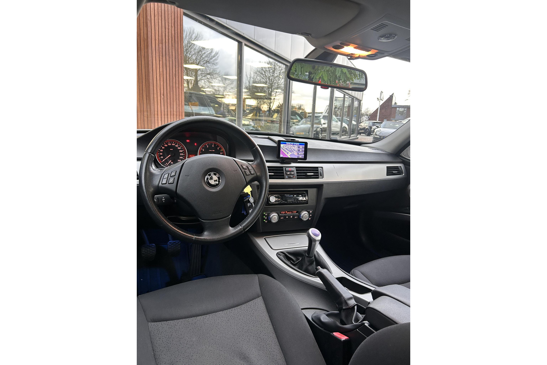 BMW 3-serie 325i Dynamic Executive 2005 Titansilber metallic  4