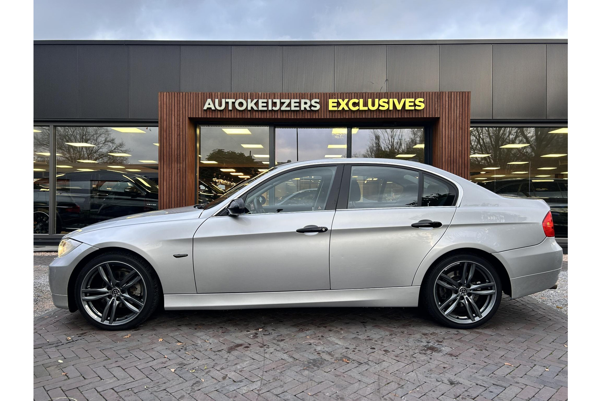BMW 3-serie 325i Dynamic Executive 2005 Titansilber metallic  5