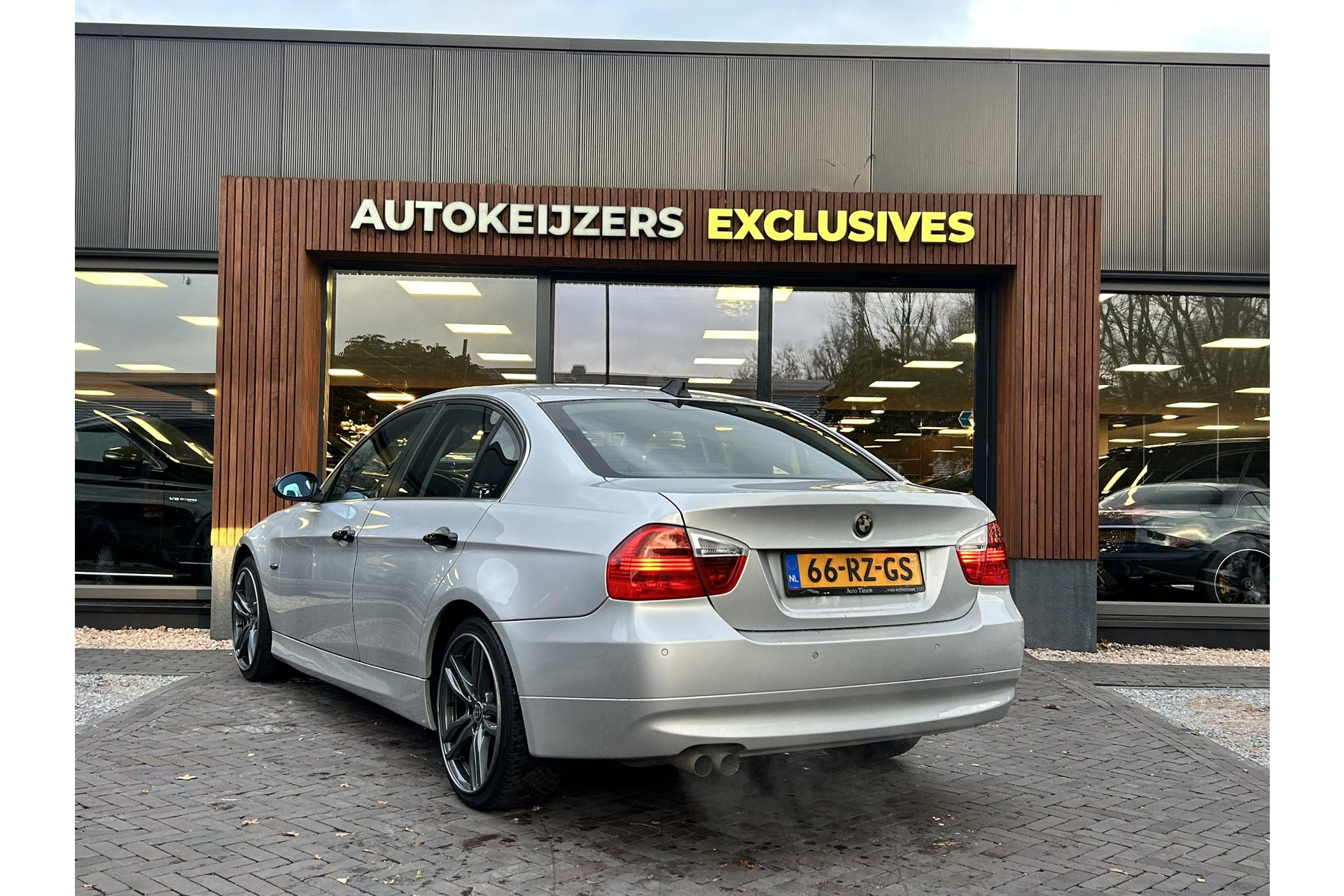 BMW 3-serie 325i Dynamic Executive 2005 Titansilber metallic  7