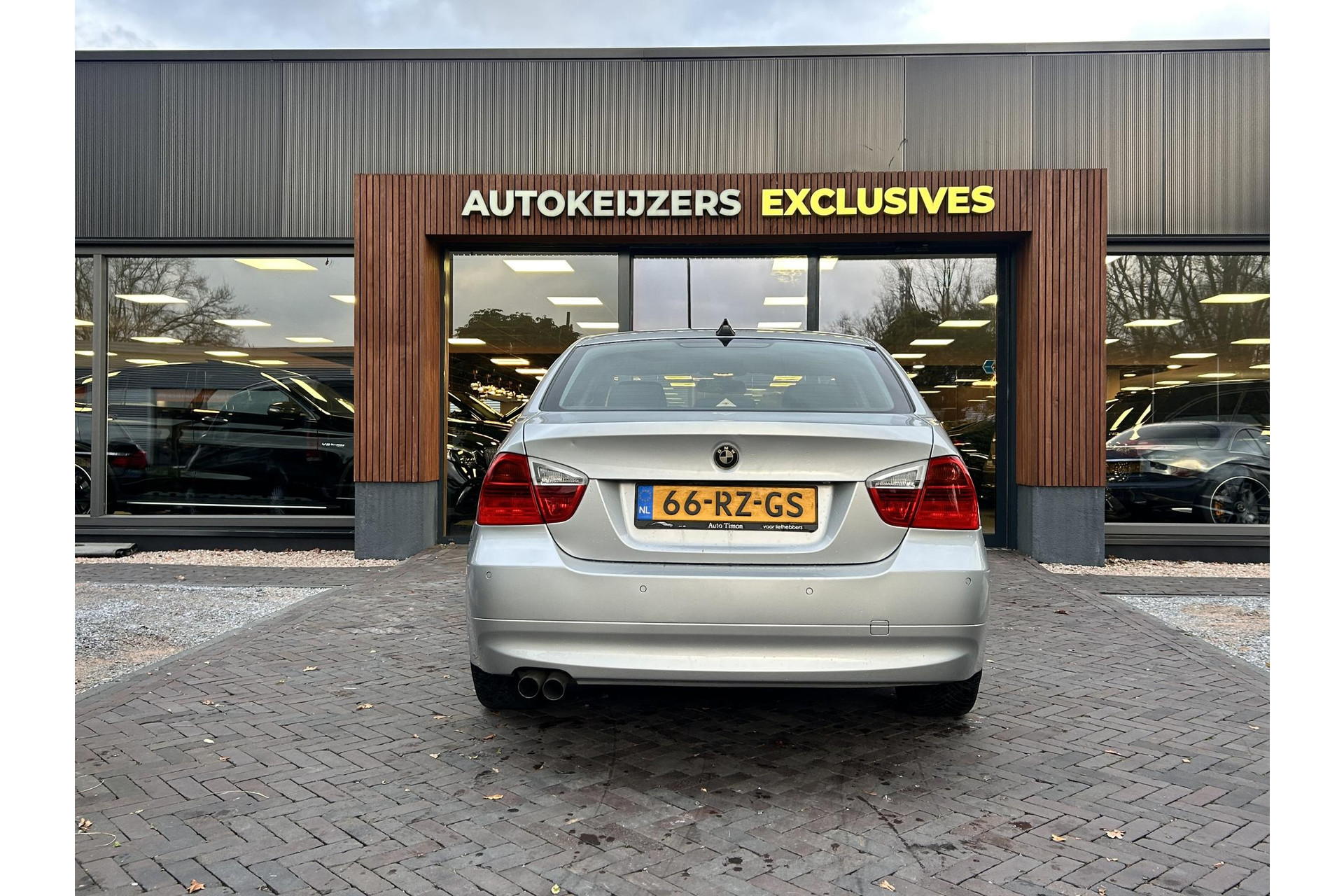 BMW 3-serie 325i Dynamic Executive 2005 Titansilber metallic  9