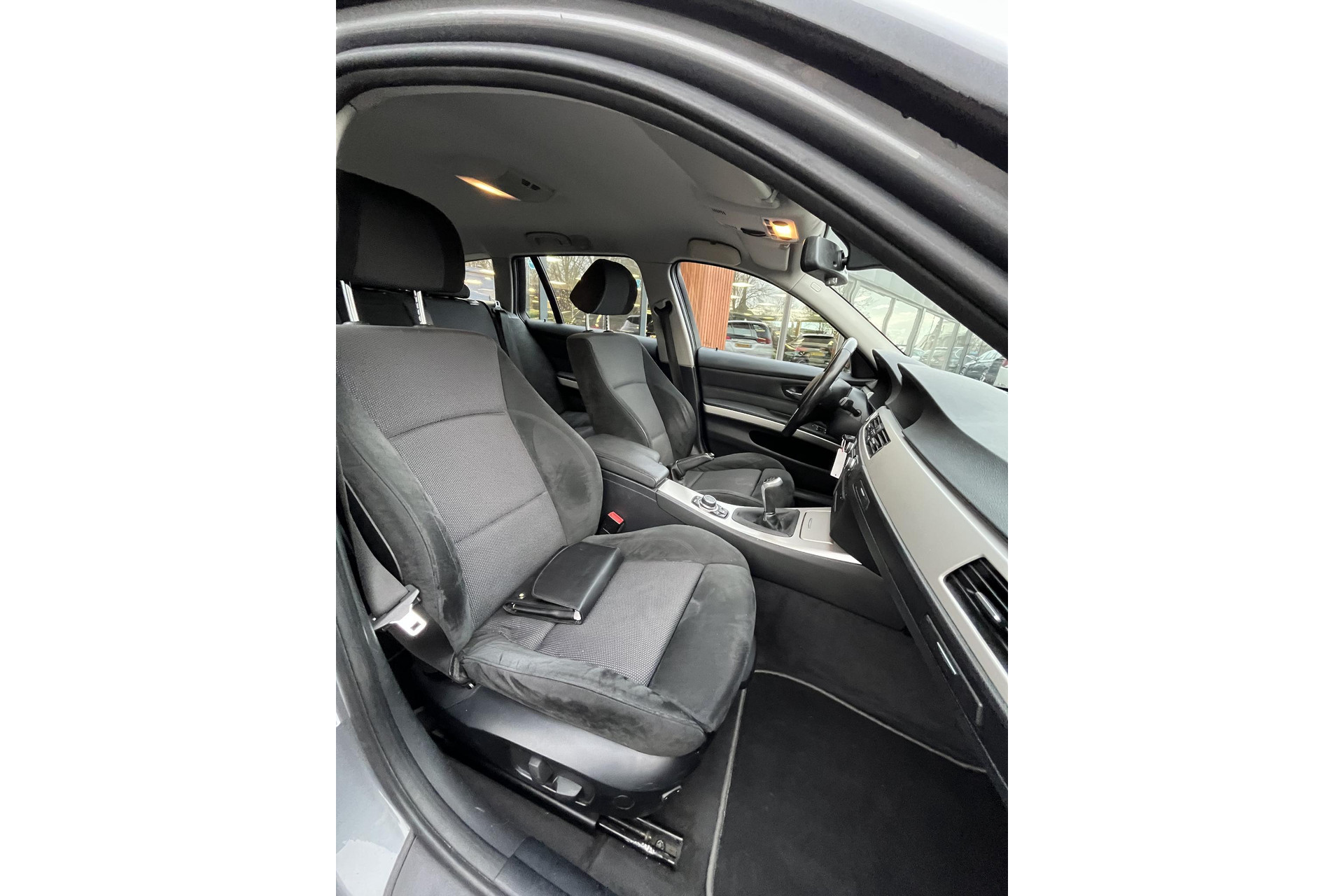 BMW 3 Serie Touring 320d Efficient Dynamics Edition Luxury Line 2011 Spacegrau metallic 4