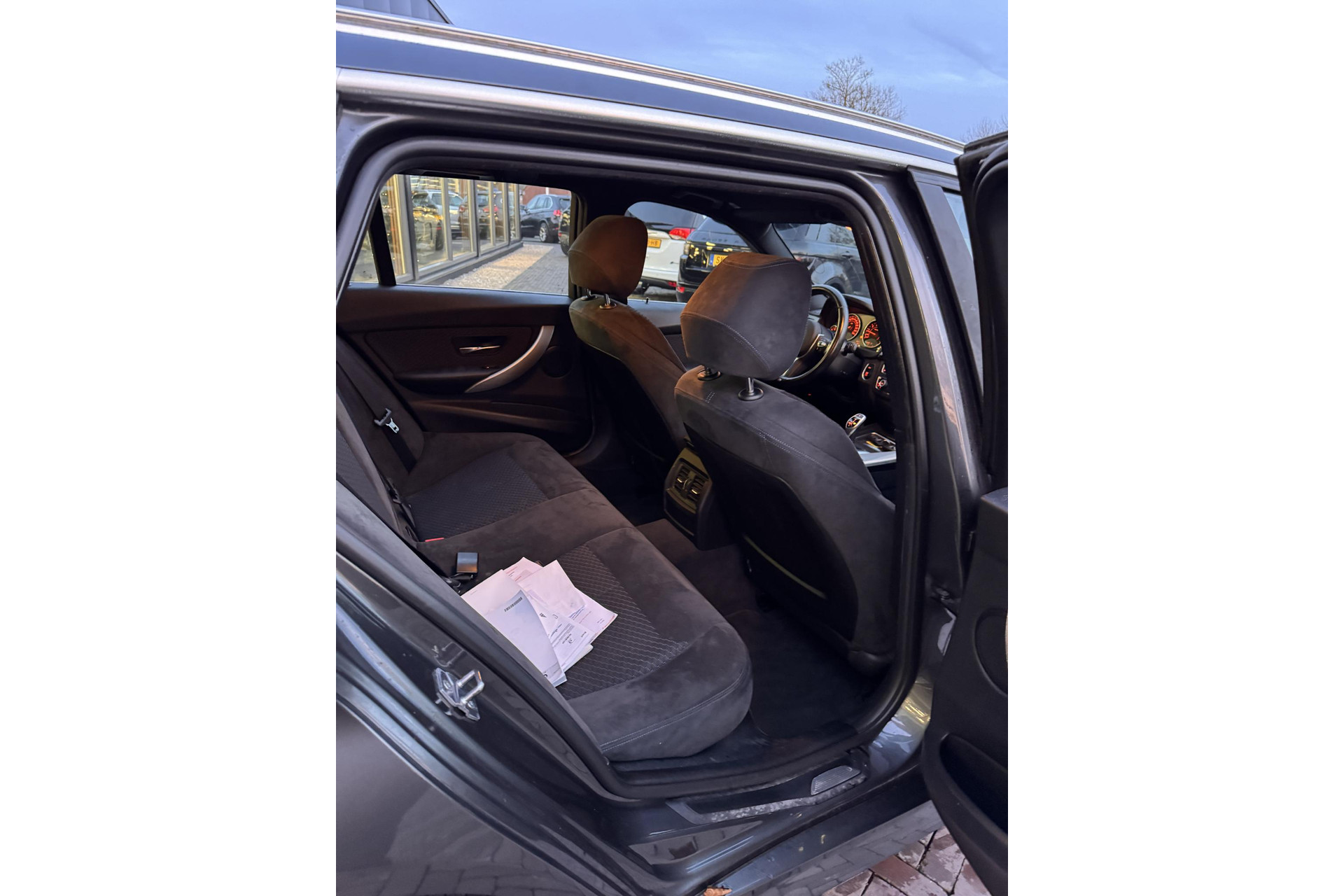 BMW 3 Serie Touring 320i Executive 2015 Mineralgrau metallic 9