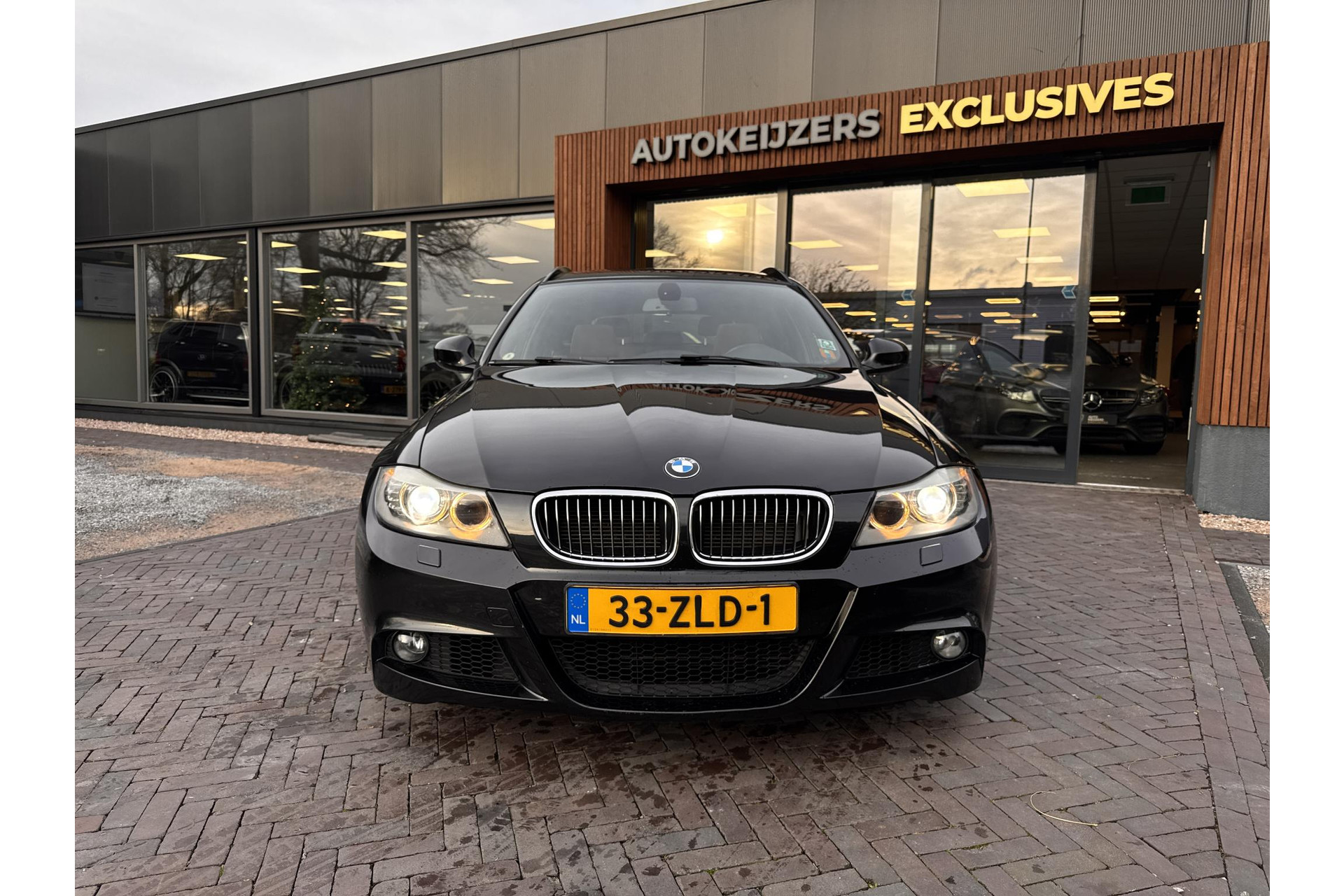 BMW 3 Serie Touring 325i M Sport Edition 2013 Saphirschwarz metallic 2