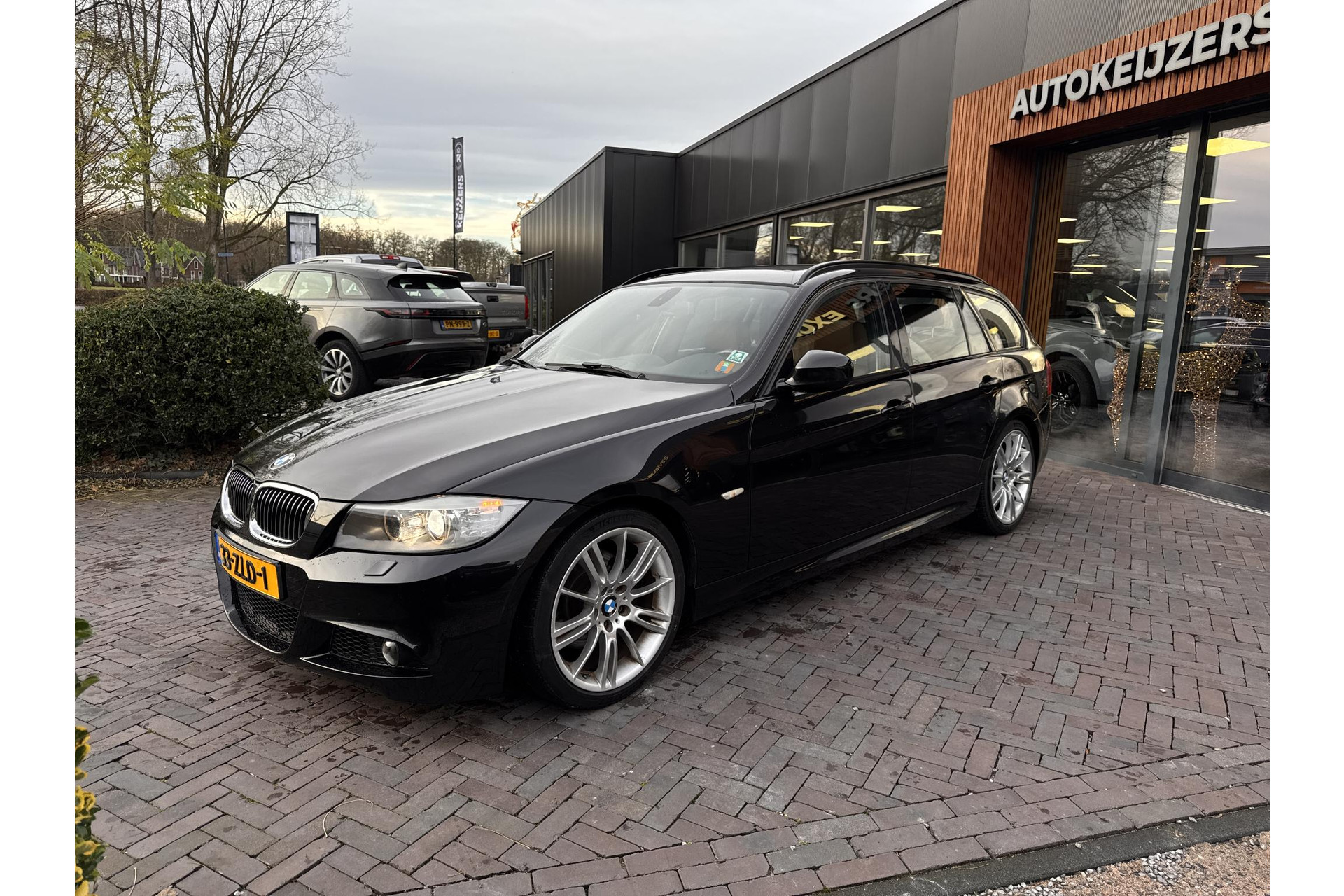 BMW 3 Serie Touring 325i M Sport Edition 2013 Saphirschwarz metallic 3