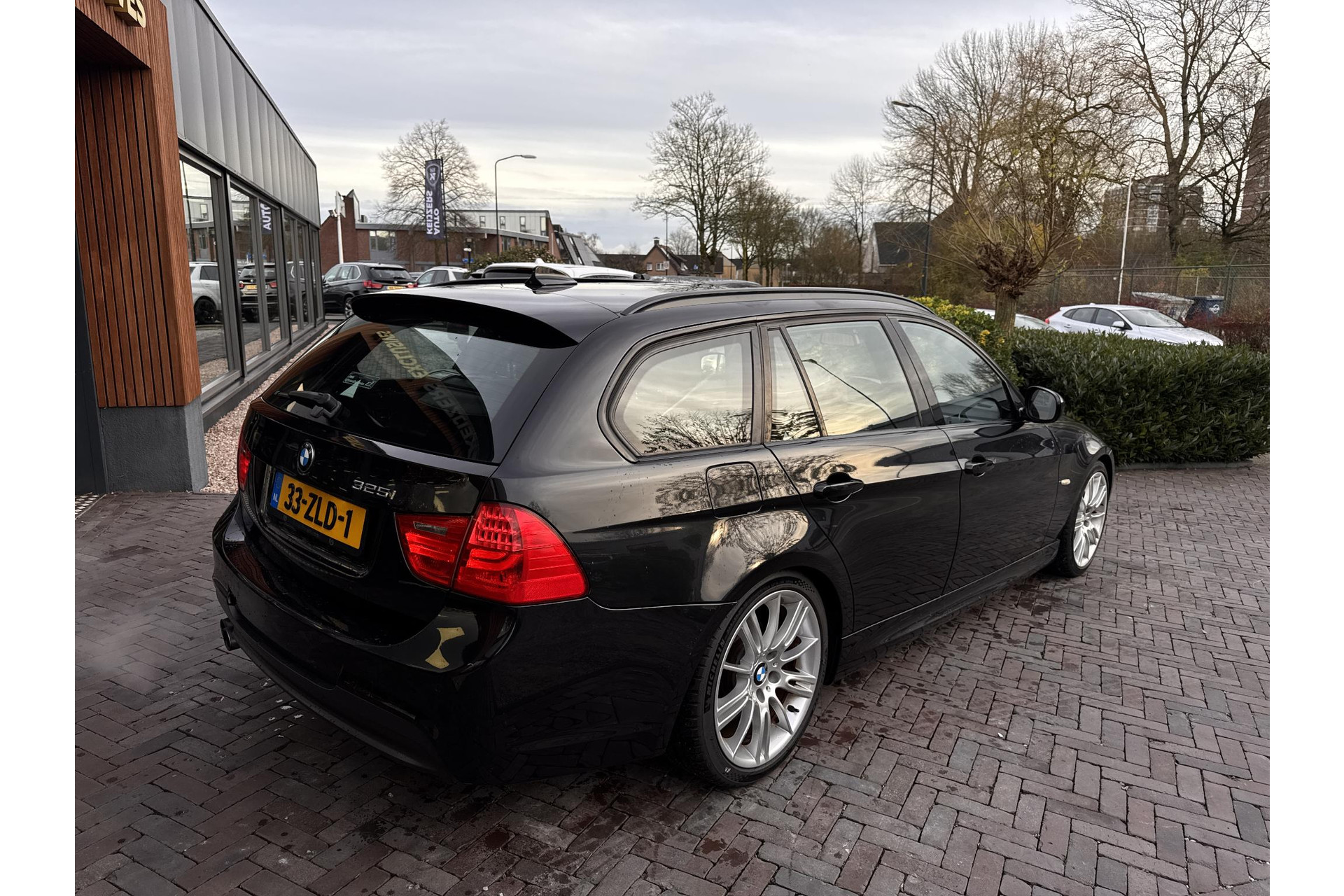 BMW 3 Serie Touring 325i M Sport Edition 2013 Saphirschwarz metallic 5