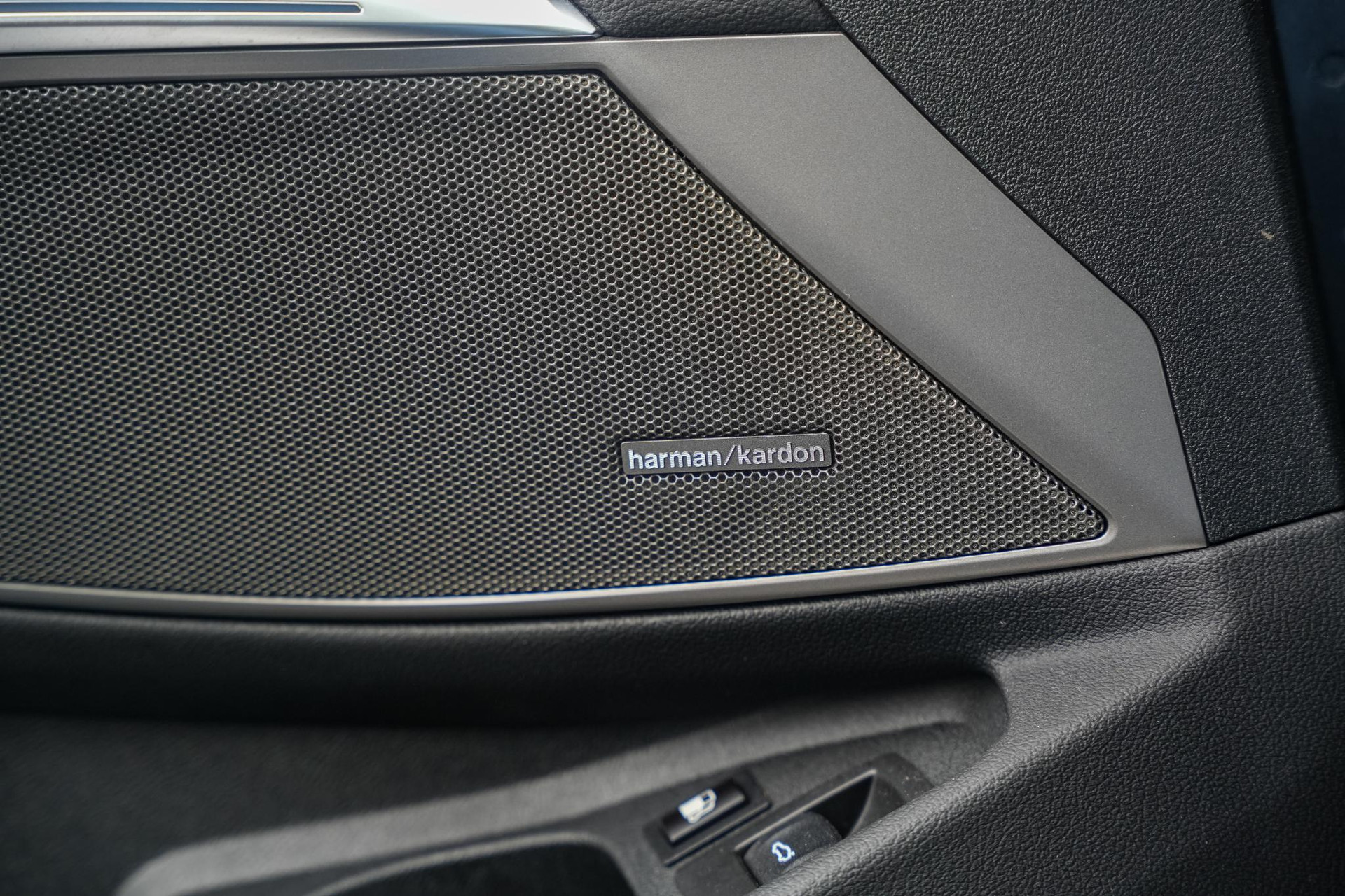 BMW 3 Serie Touring 330e High Executive 2020  24