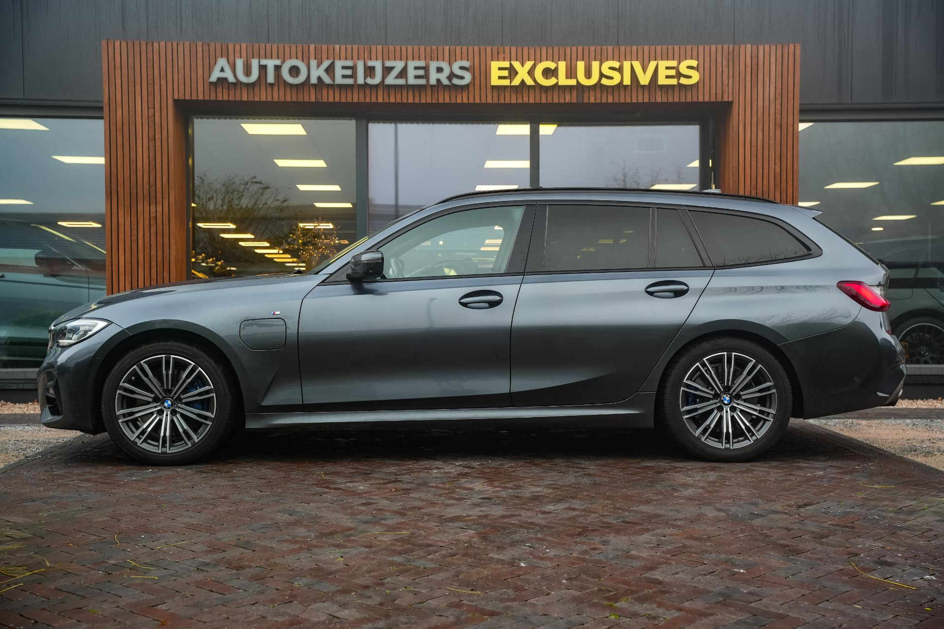 BMW 3 Serie Touring 330e High Executive 2020  5