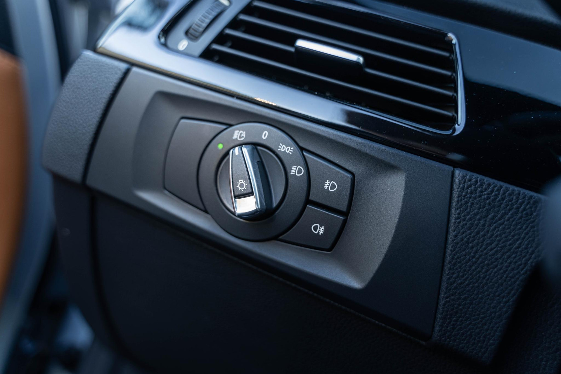 BMW 3 Serie Touring 335xi Luxury Line 2012 Mondstein metallic 15