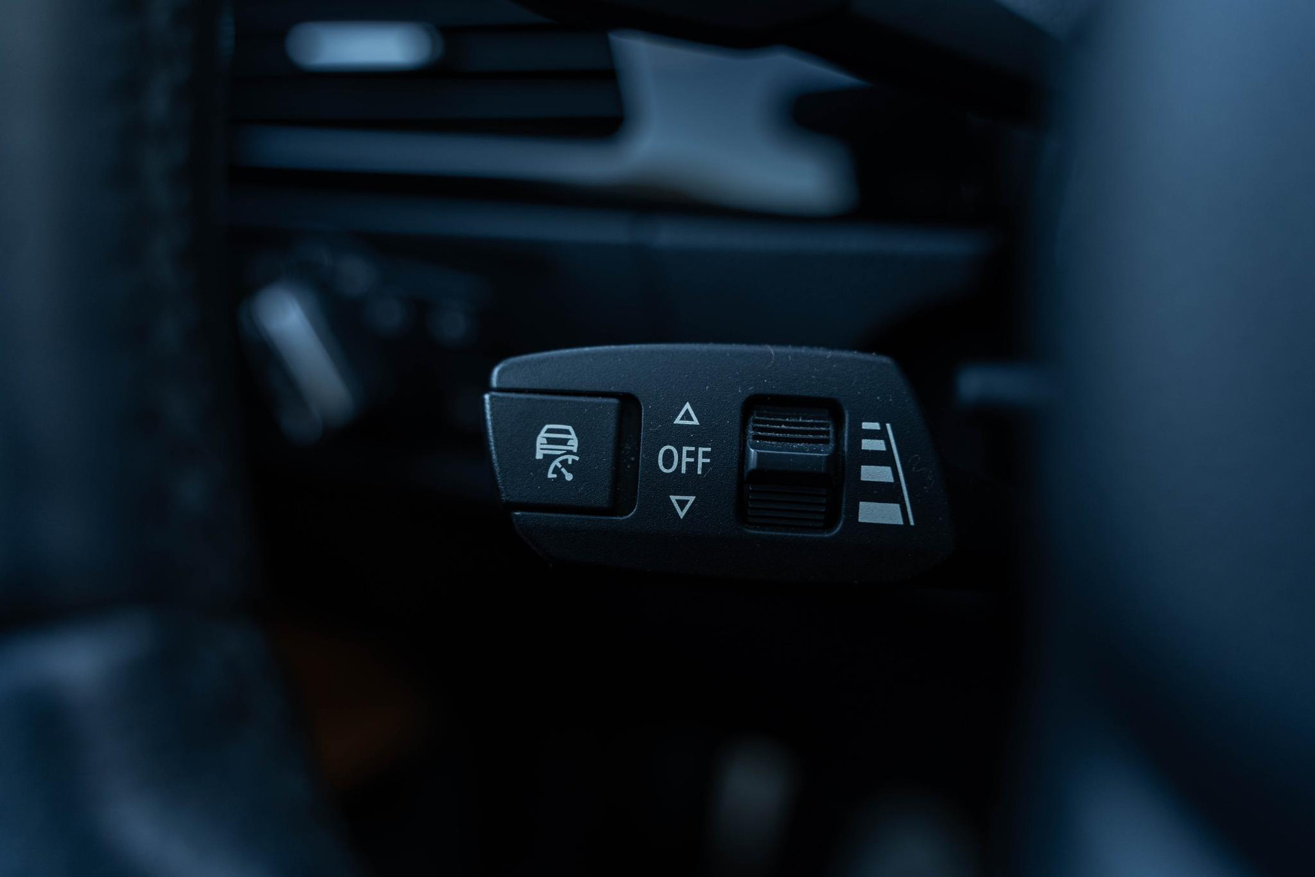 BMW 3 Serie Touring 335xi Luxury Line 2012 Mondstein metallic 17