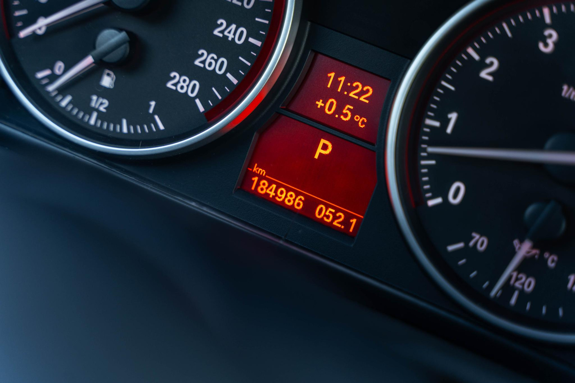 BMW 3 Serie Touring 335xi Luxury Line 2012 Mondstein metallic 19