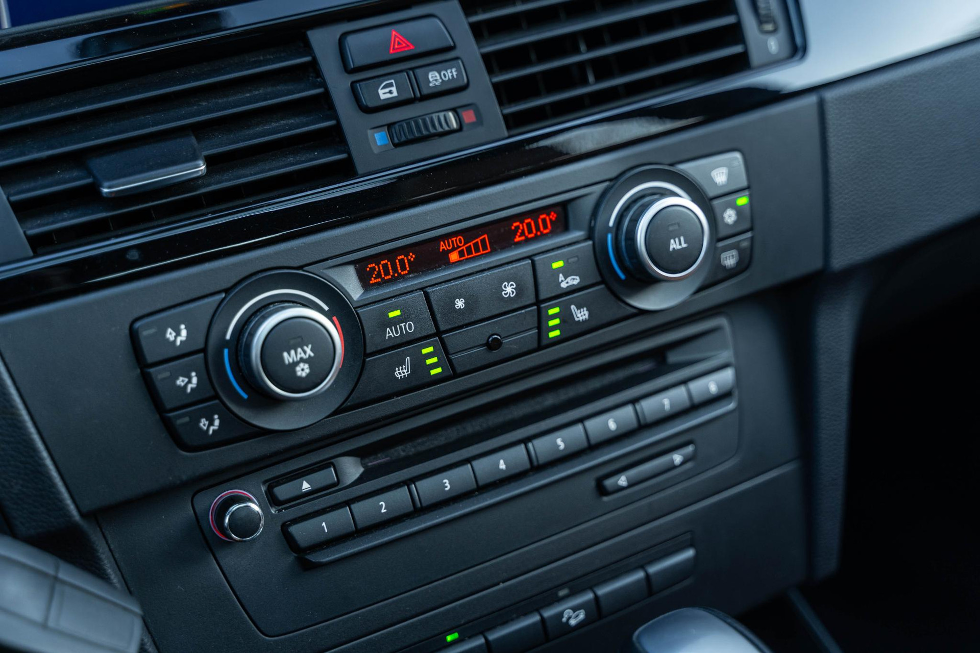 BMW 3 Serie Touring 335xi Luxury Line 2012 Mondstein metallic 25