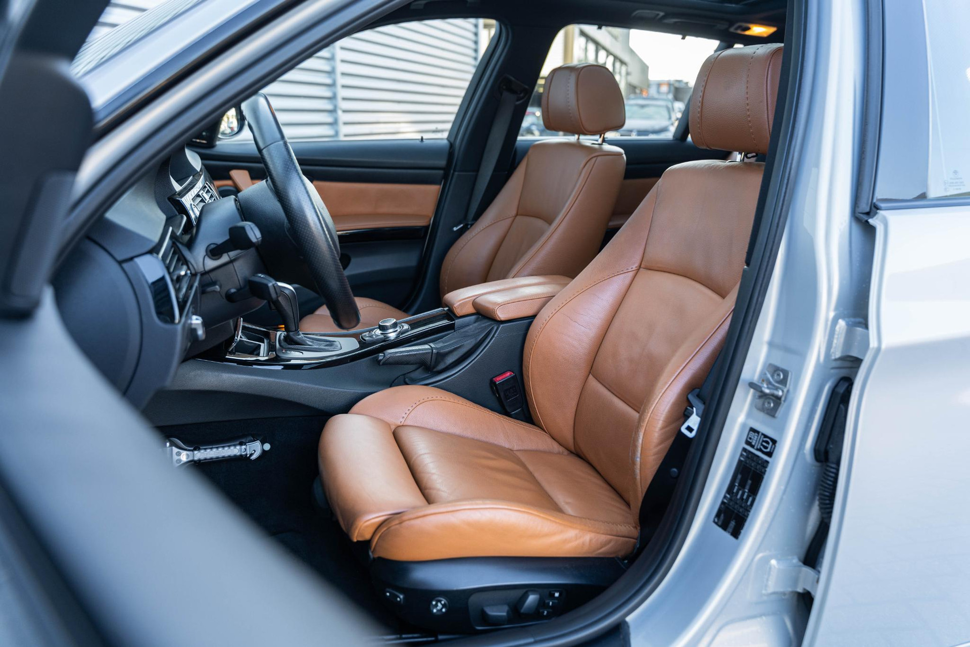 BMW 3 Serie Touring 335xi Luxury Line 2012 Mondstein metallic 40