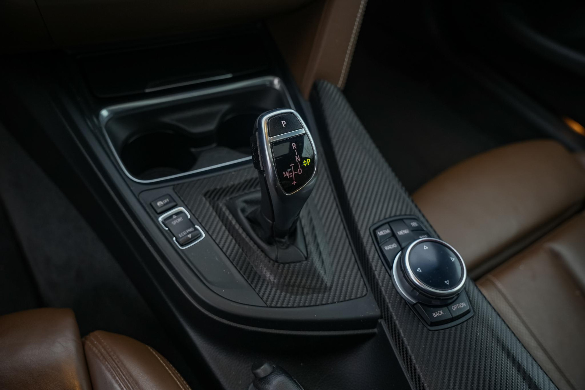 BMW 4 Serie Coupé 428i High Executive 2015 Saphirschwarz metallic 15