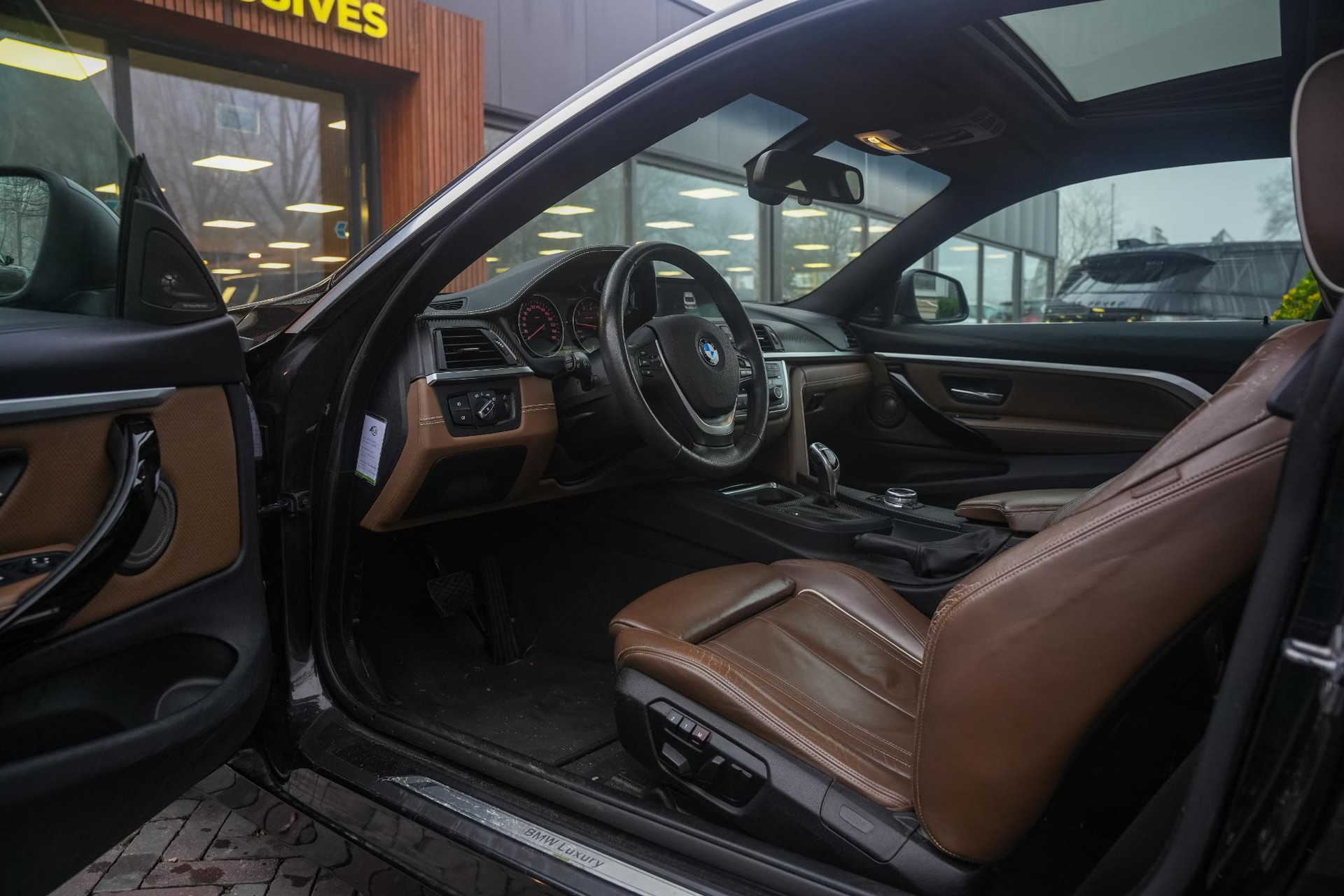 BMW 4 Serie Coupé 428i High Executive 2015 Saphirschwarz metallic 2