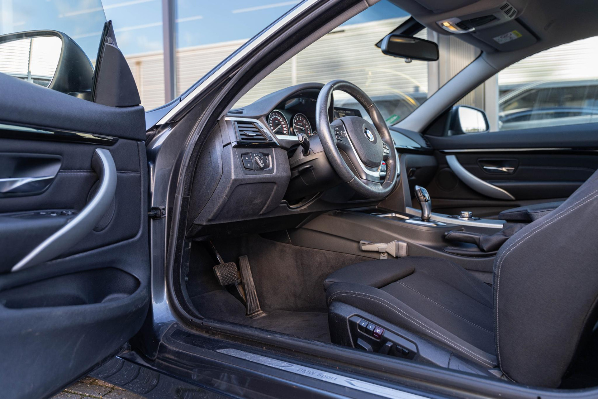 BMW 4 Serie Coupé 435i Executive 2014 Mineralgrau metallic 40