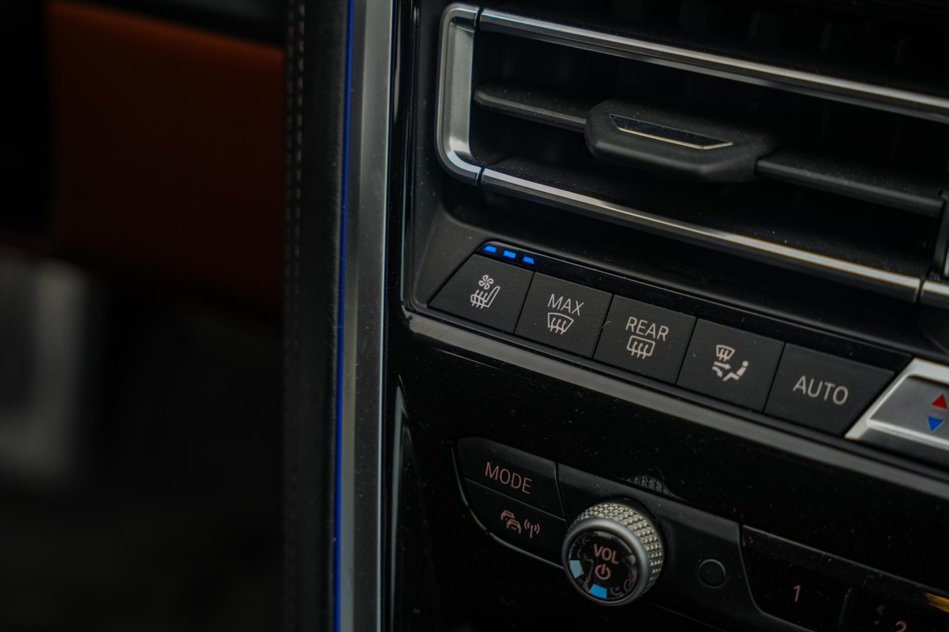 BMW 8 Serie M850i xDrive High Executive 2018 Barcelona blau metallic (C38) 17